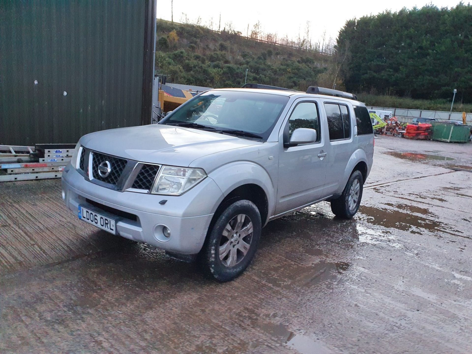 06/06 NISSAN PATHFINDER T-SPEC DCI 174 - 2488cc 5dr Estate (Silver, 147k) - Image 3 of 20