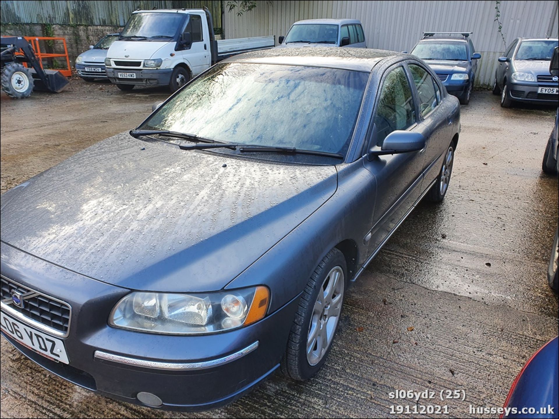 06/06 VOLVO S60 SE D 185 E4 - 2401cc 4dr Saloon (Grey) - Image 25 of 31