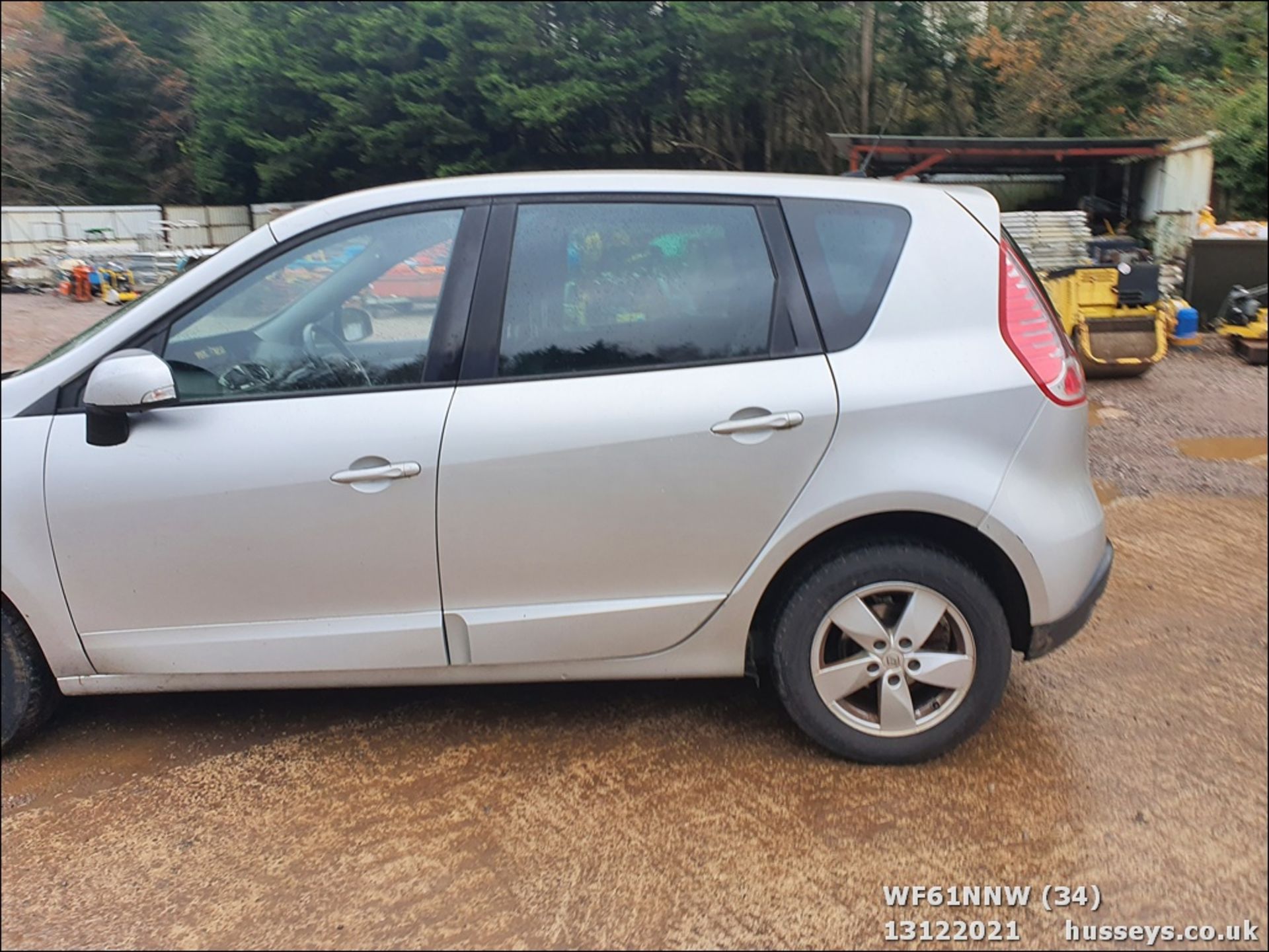 11/61 RENAULT SCENIC DYNAMIQUE TOMTOM D - 1461cc 5dr MPV (Silver, 93k) - Image 36 of 37