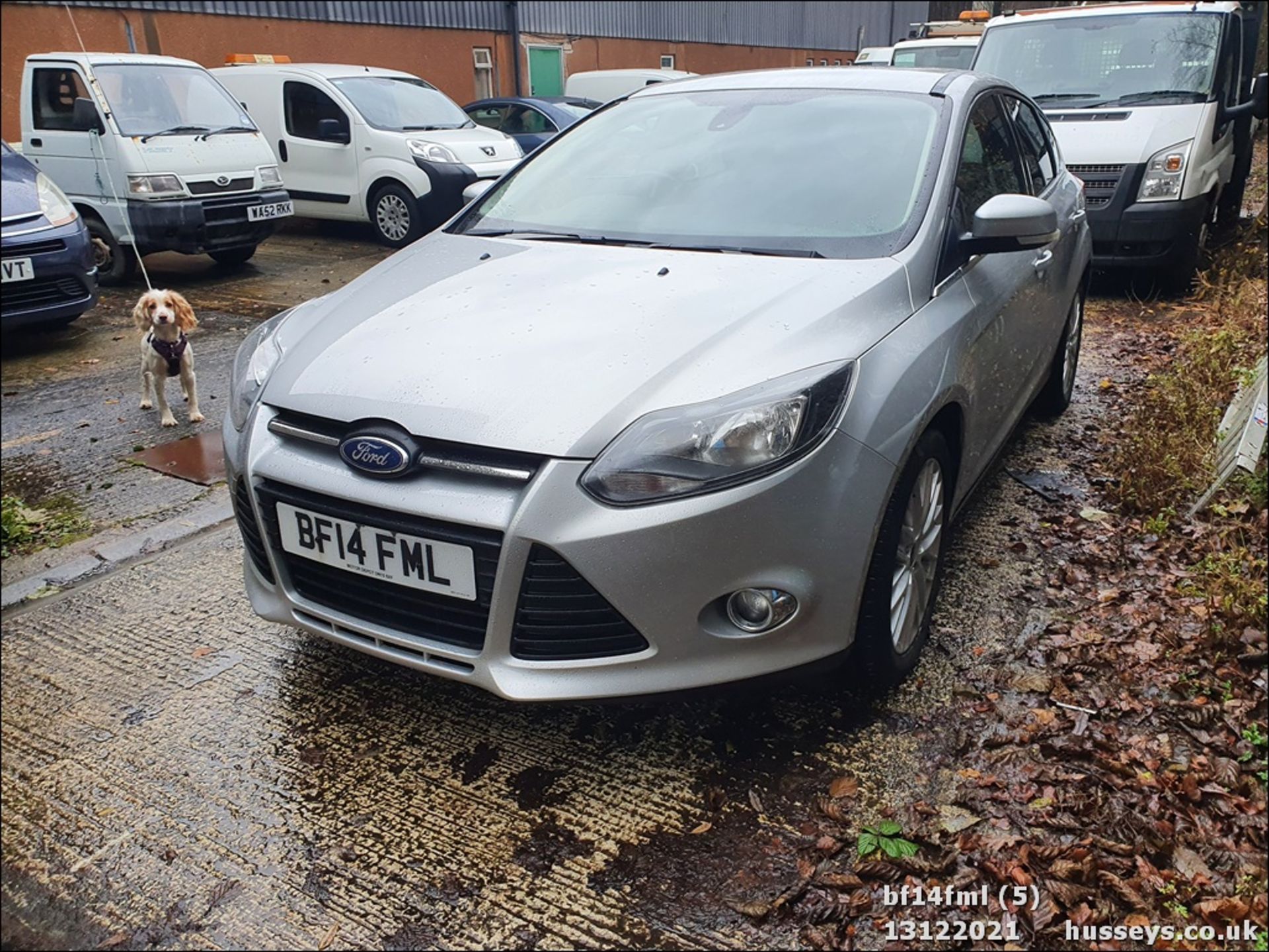 14/14 FORD FOCUS ZETEC TURBO - 998cc 5dr Hatchback (Silver, 83k) - Image 5 of 31