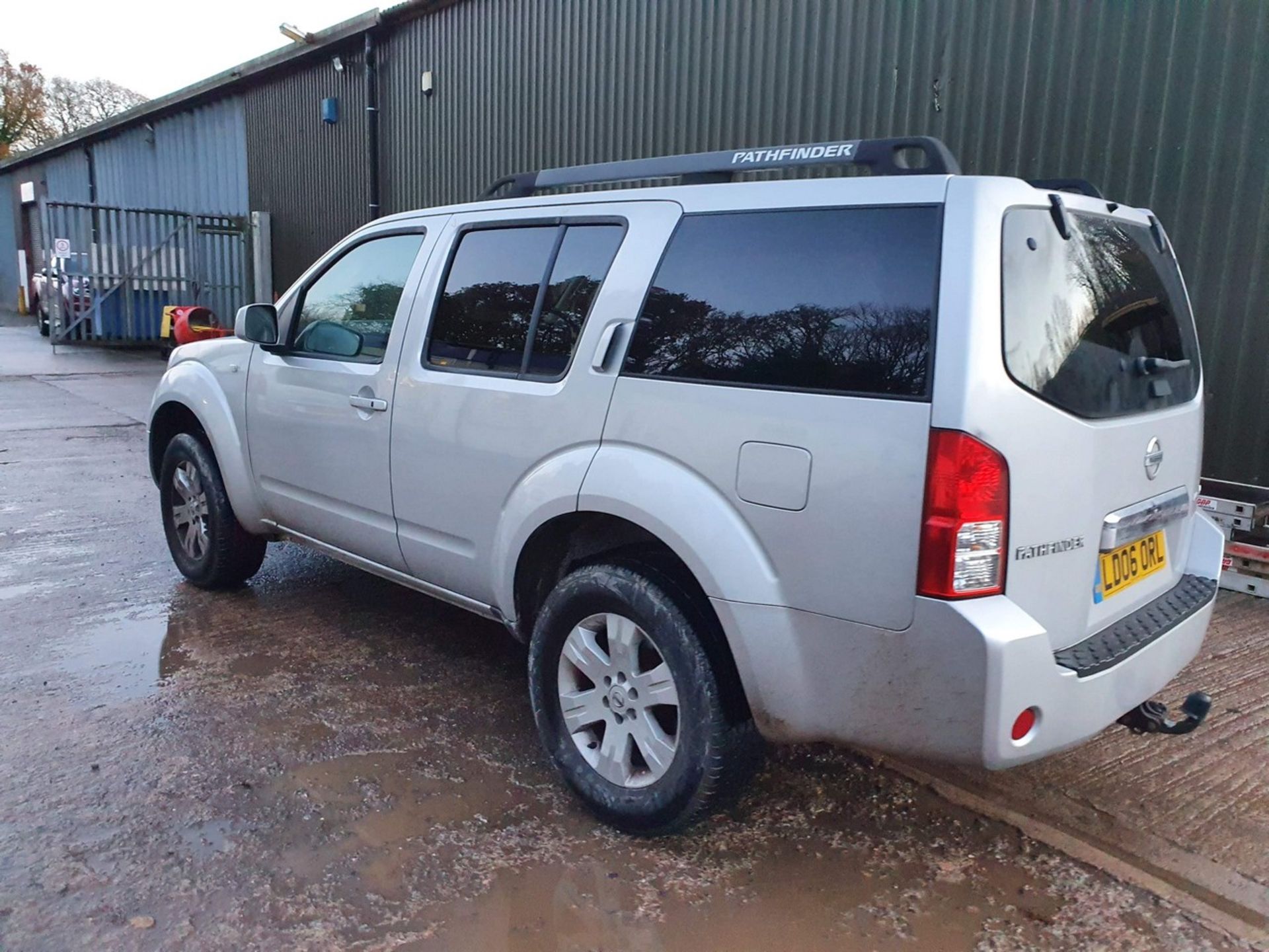 06/06 NISSAN PATHFINDER T-SPEC DCI 174 - 2488cc 5dr Estate (Silver, 147k) - Image 15 of 20