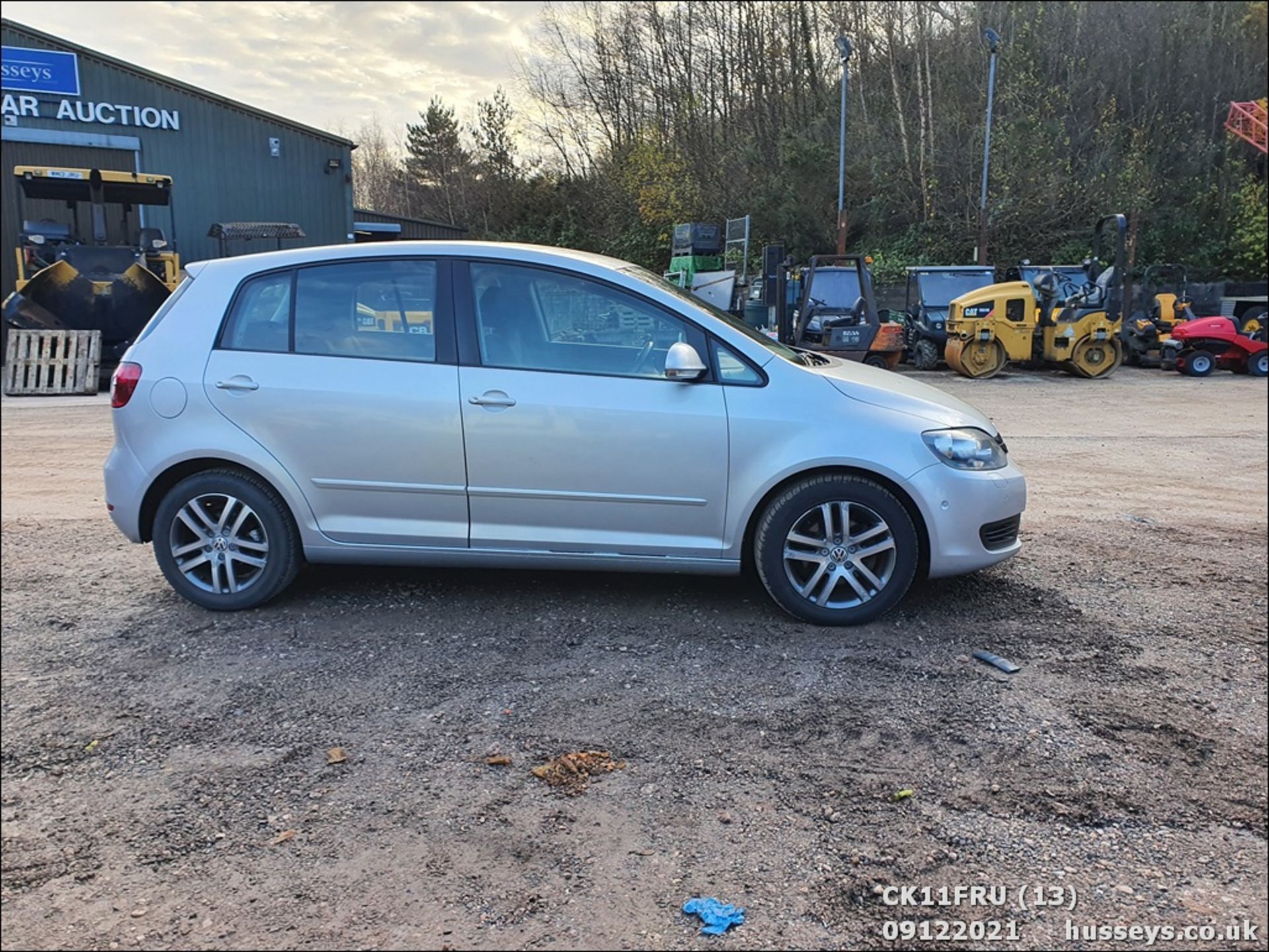 11/11 VOLKSWAGEN GOLF PLUS SE TDI - 1598cc 5dr Hatchback (Silver, 57k) - Image 13 of 32