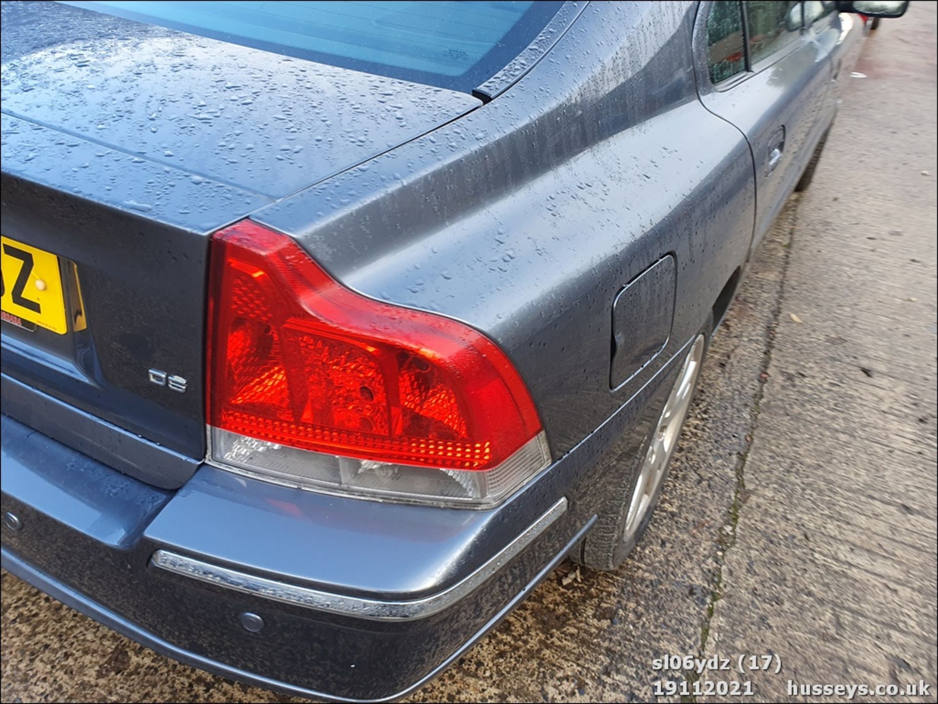 06/06 VOLVO S60 SE D 185 E4 - 2401cc 4dr Saloon (Grey) - Image 17 of 31