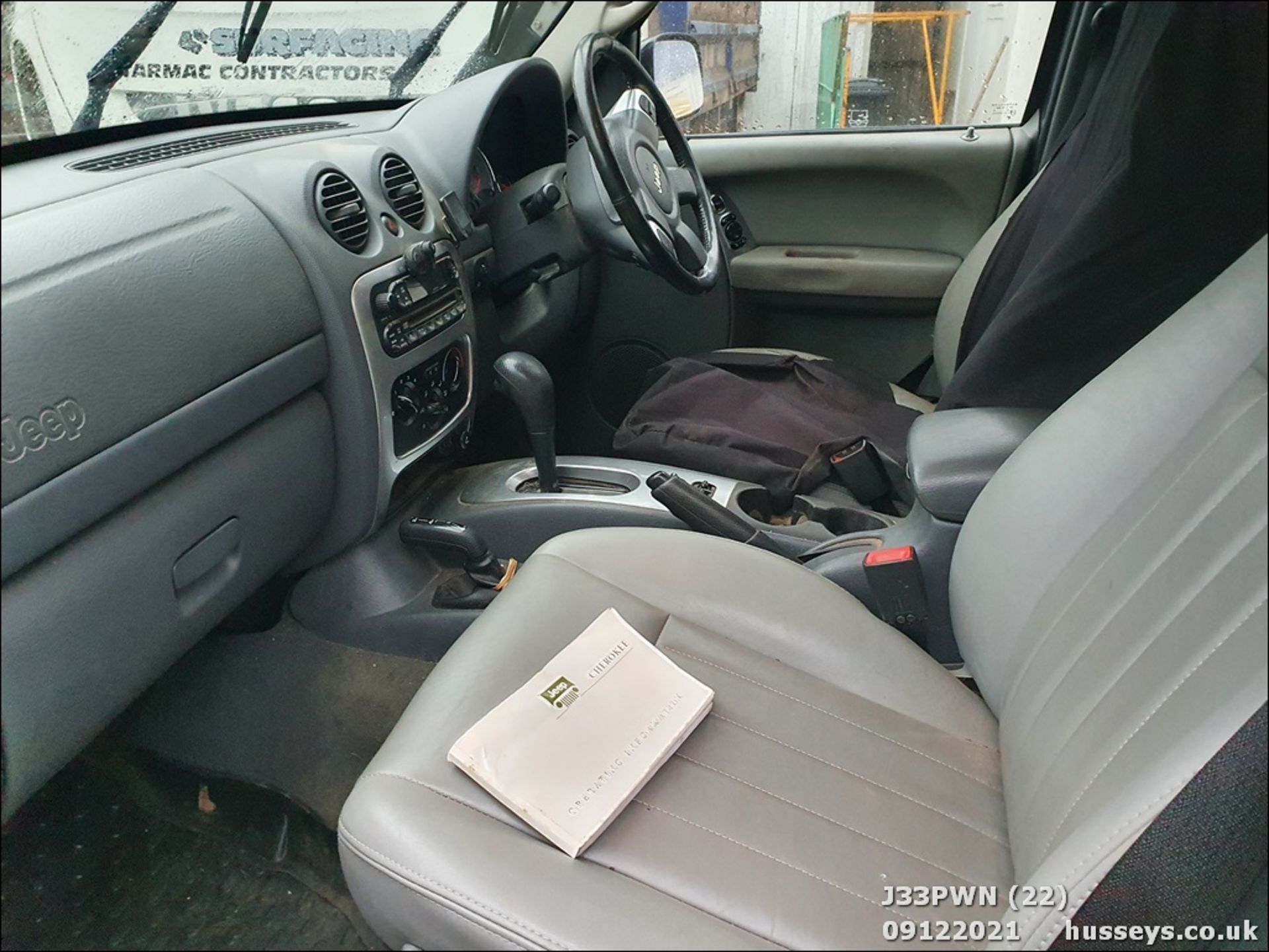 2005 JEEP CHEROKEE LIMITED CRD A - 2766cc 5dr Estate (Blue, 174k) - Image 22 of 28