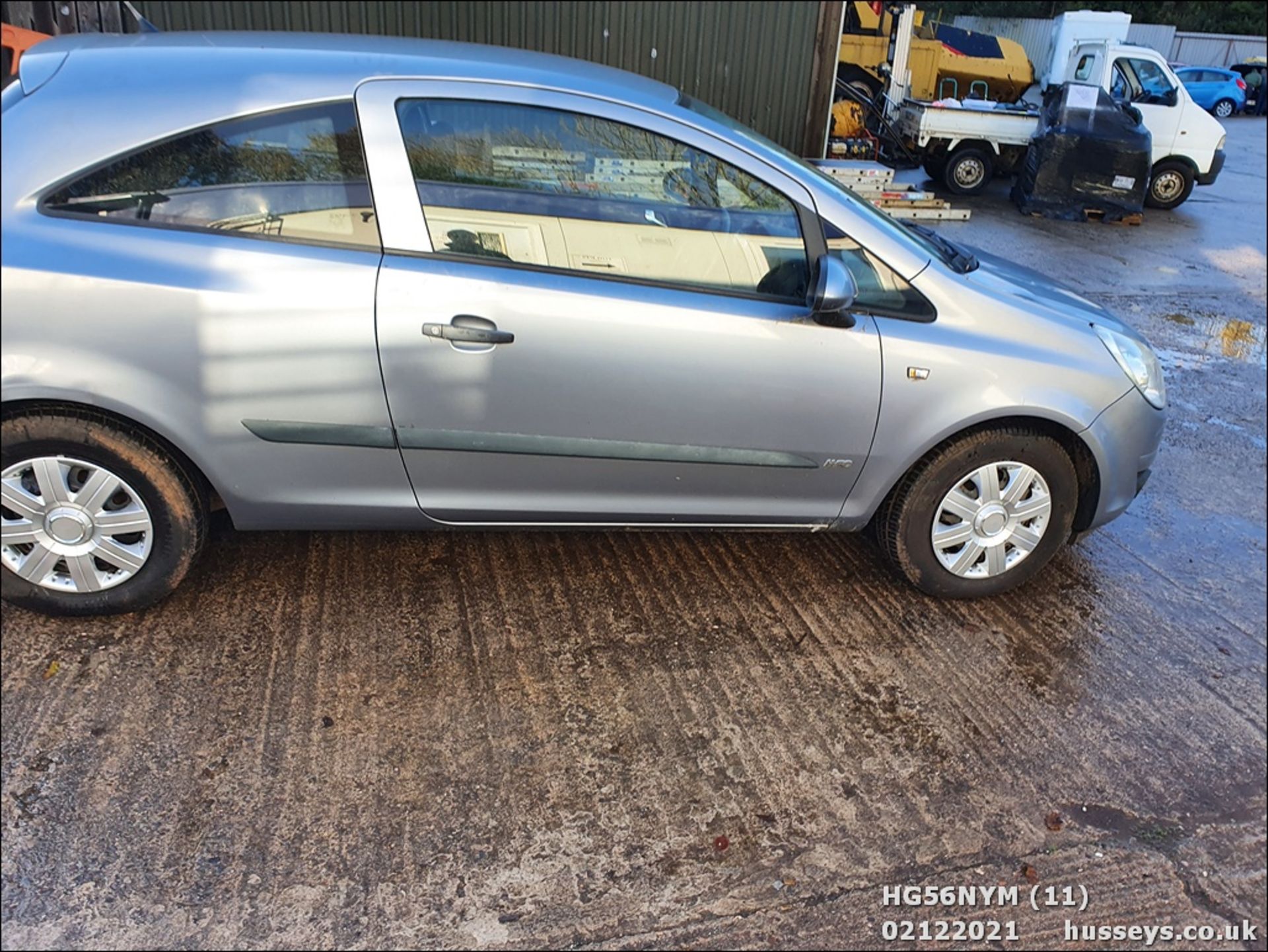 06/56 VAUXHALL CORSA LIFE - 998cc 3dr Hatchback (Silver, 65k) - Image 10 of 30