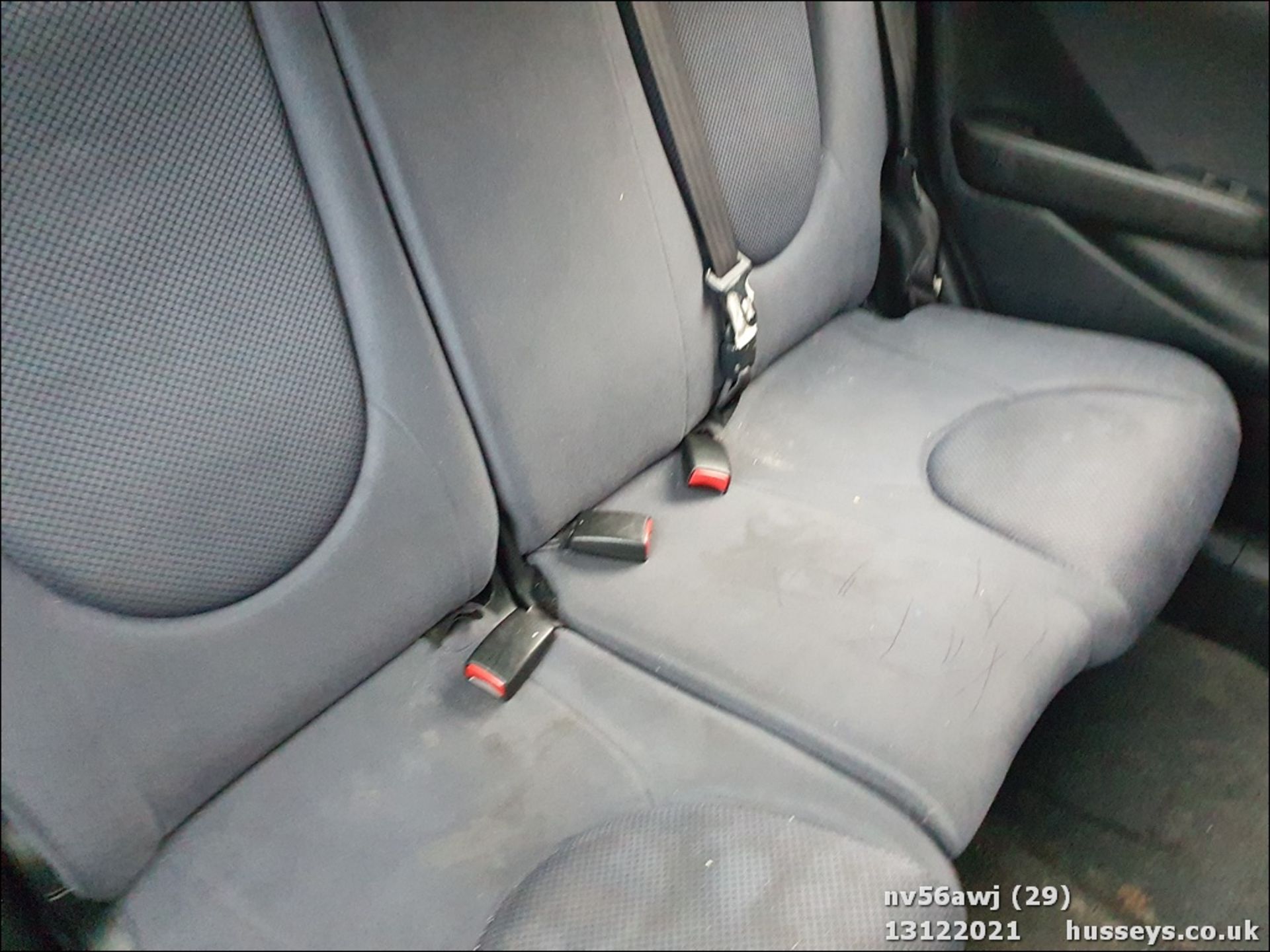06/56 HONDA JAZZ SE - 1339cc 5dr Hatchback (Silver, 87k) - Image 30 of 44