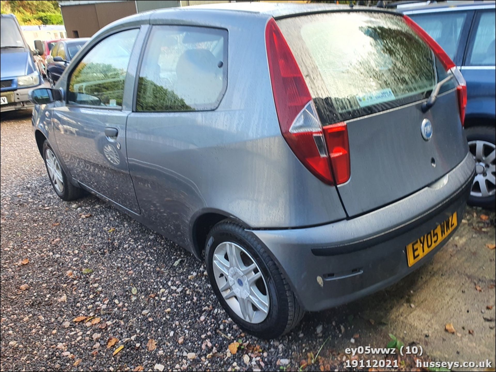 05/05 FIAT PUNTO DYNAMIC 8V - 1242cc 3dr Hatchback (Grey) - Image 10 of 20