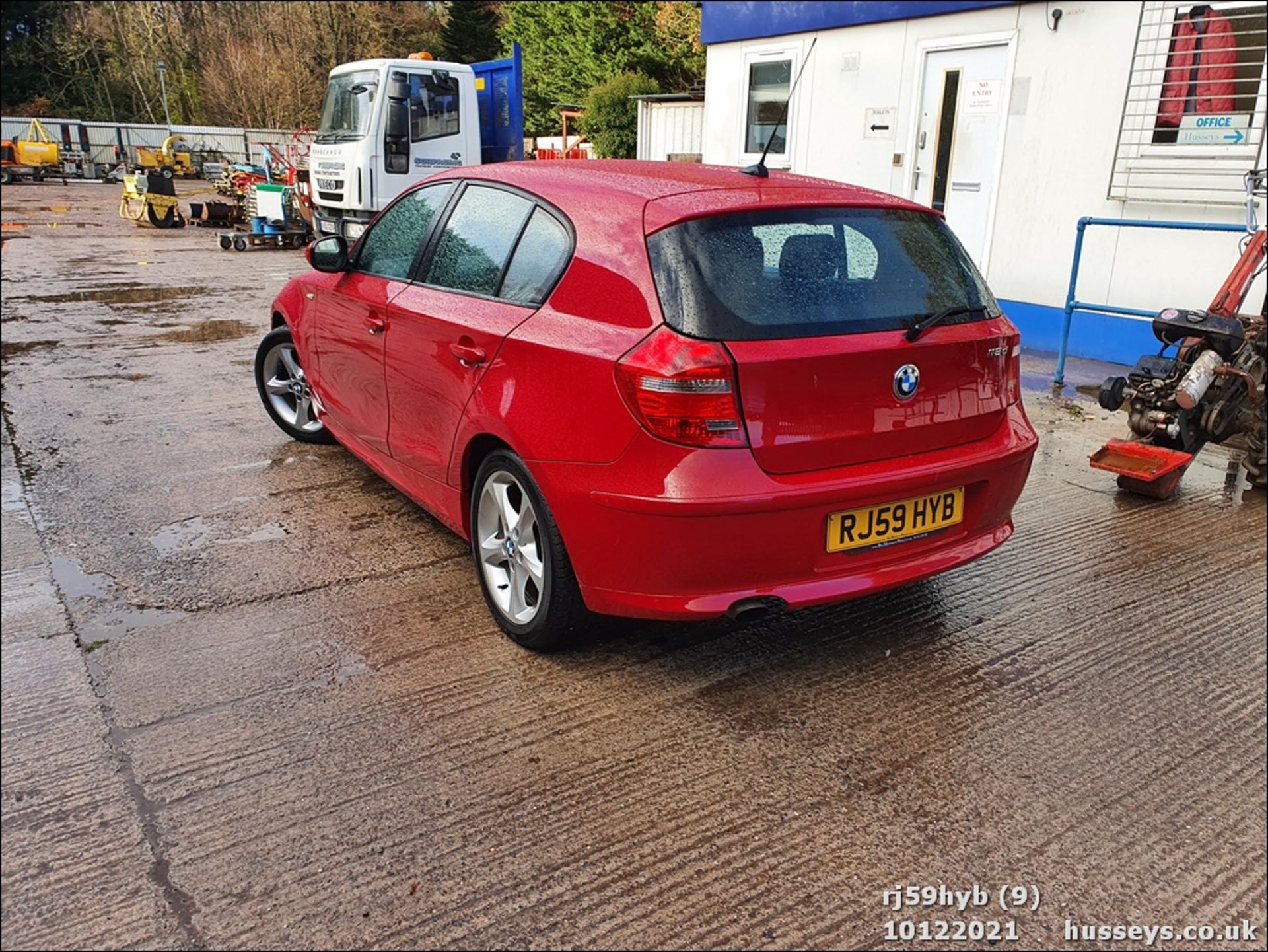 10/59 BMW 118D SPORT - 1995cc 5dr Hatchback (Red) - Image 9 of 39