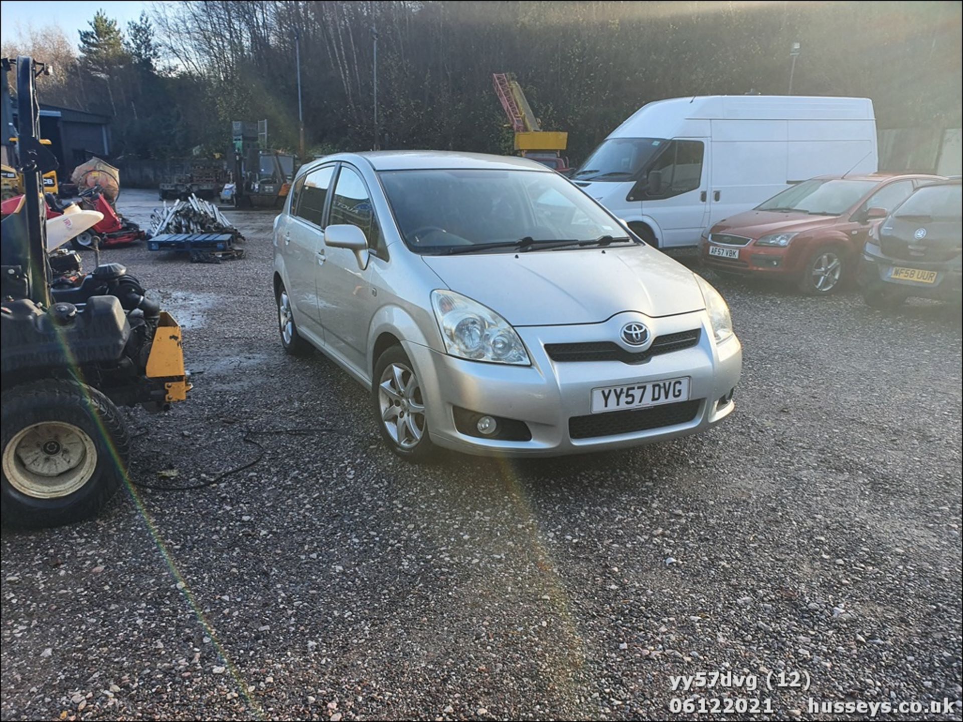 07/57 TOYOTA COROLLA VERSO SR D-4D - 2231cc 5dr MPV (Silver, 88k) - Image 12 of 22