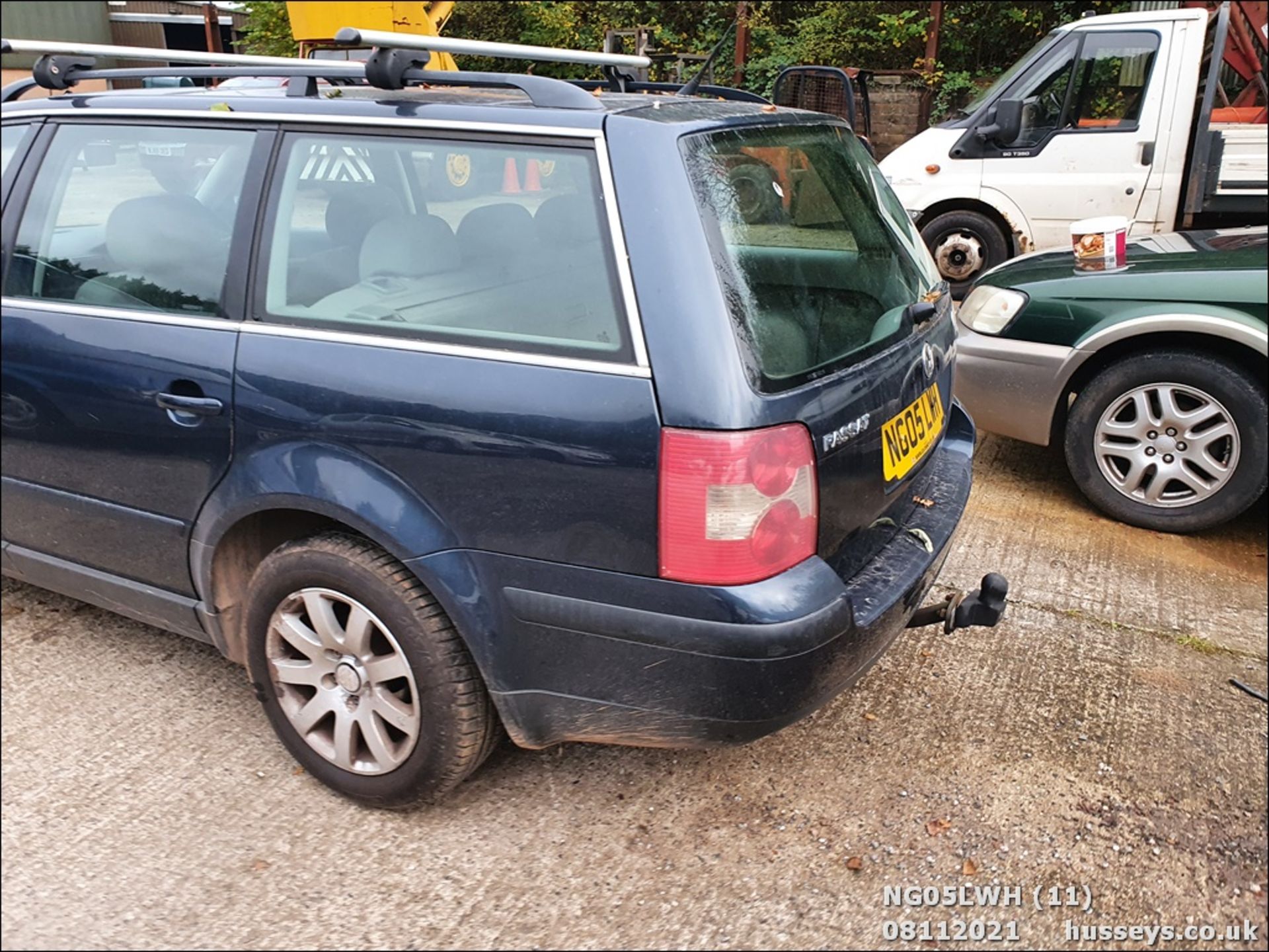 05/05 VOLKSWAGEN PASSAT TRENDLINE TDI 100 - 1896cc 5dr Estate (Blue, 209k) - Image 11 of 19