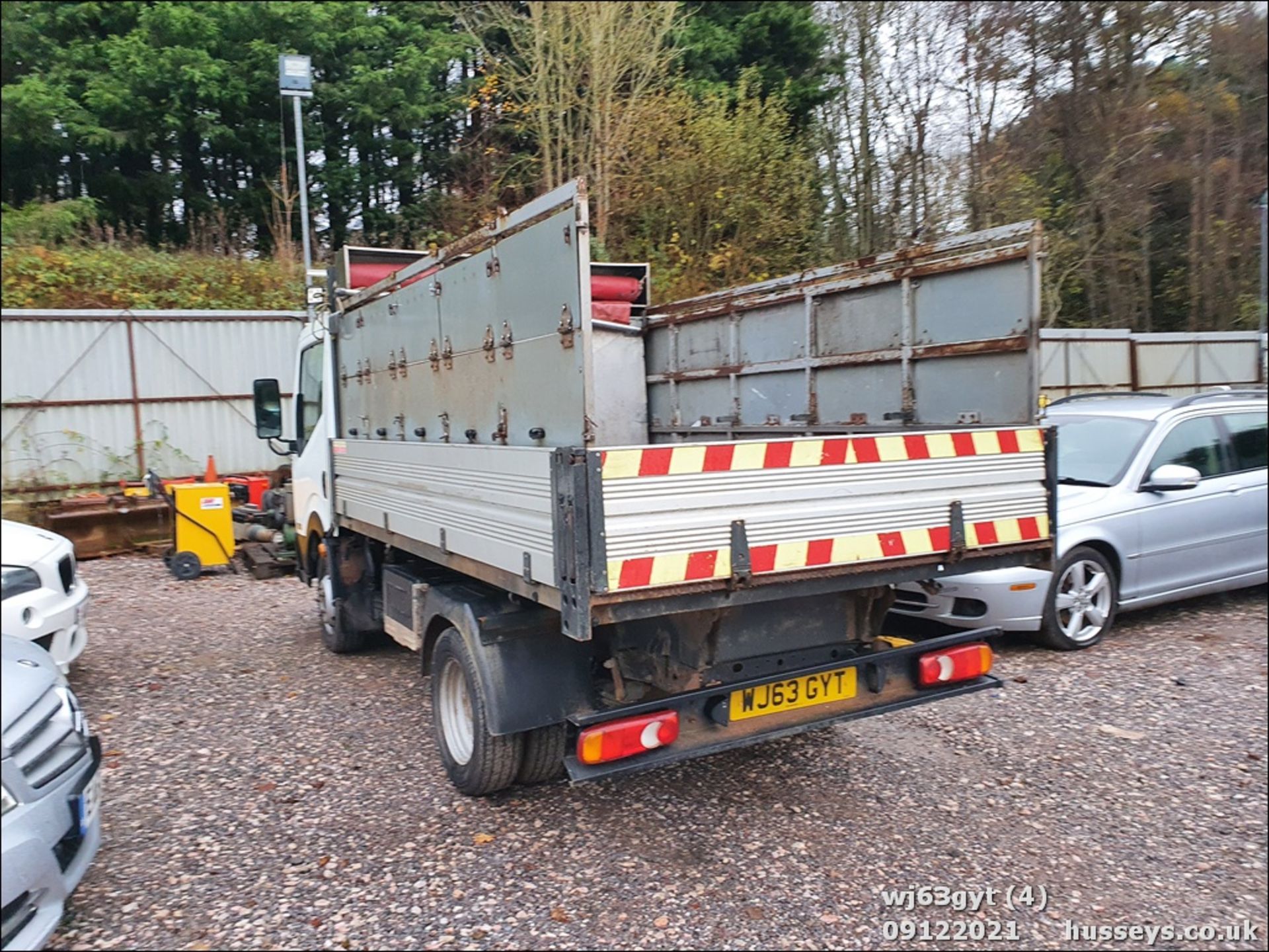 13/63 NISSAN CABSTAR 35.14 S/C SWB - 2488cc Tipper (White, 123k) - Image 5 of 17