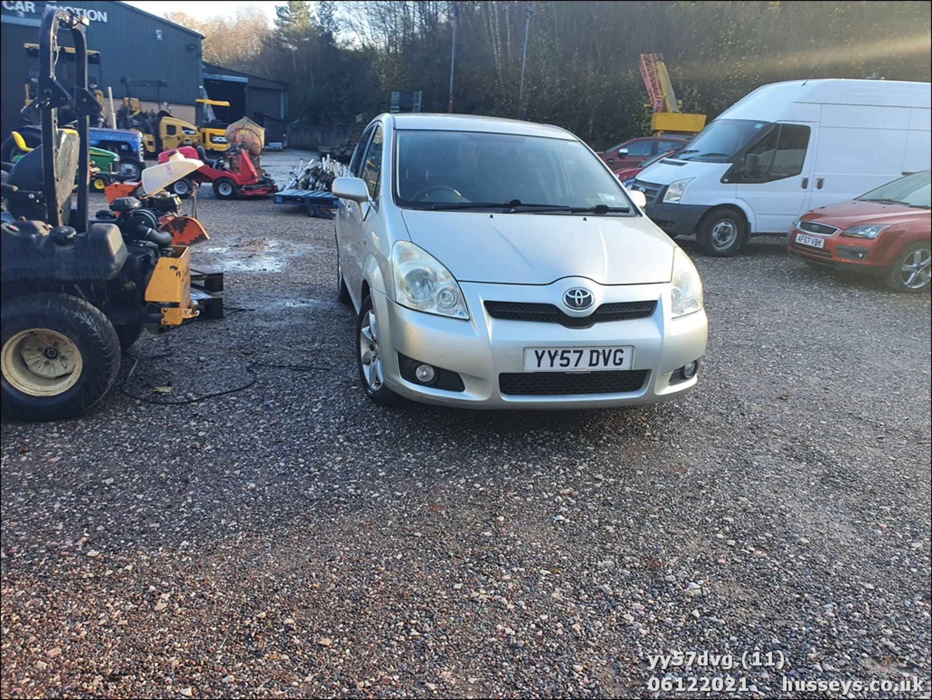 07/57 TOYOTA COROLLA VERSO SR D-4D - 2231cc 5dr MPV (Silver, 88k) - Image 11 of 22