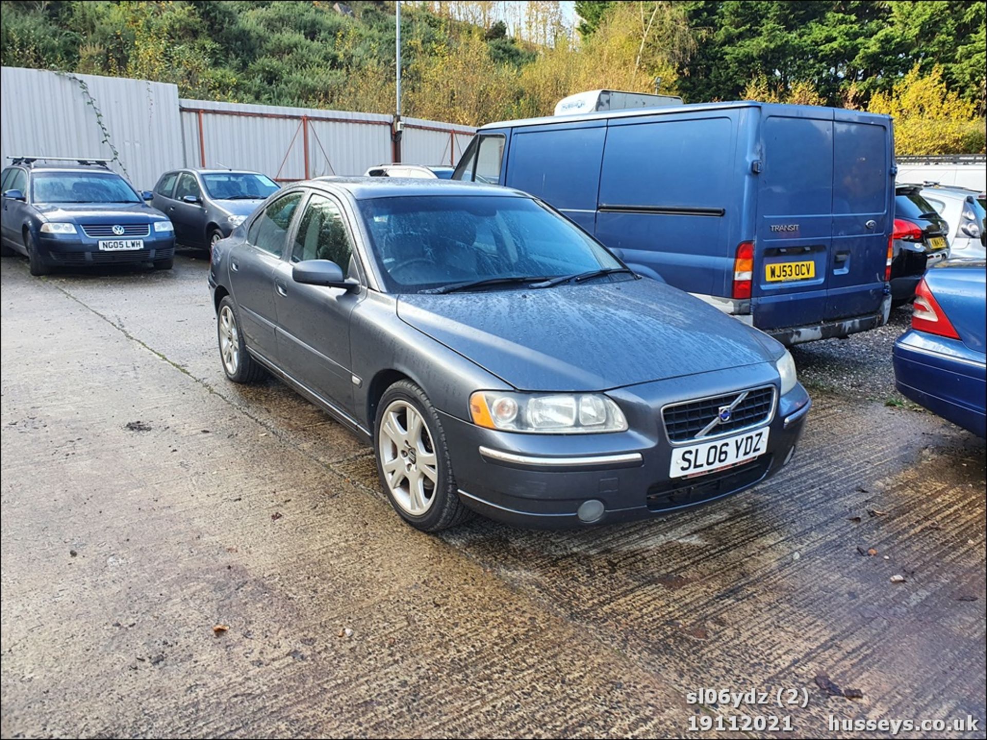 06/06 VOLVO S60 SE D 185 E4 - 2401cc 4dr Saloon (Grey) - Image 2 of 31