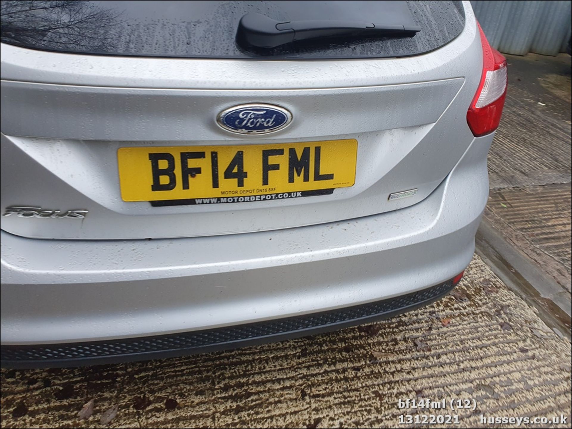 14/14 FORD FOCUS ZETEC TURBO - 998cc 5dr Hatchback (Silver, 83k) - Image 12 of 31