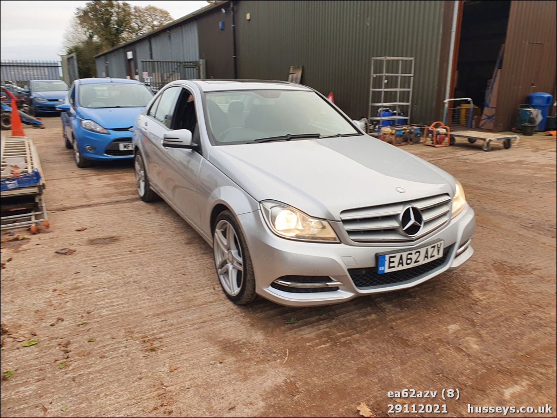 12/62 MERCEDES-BENZ C220 EXECUTIV SE CDI BLUE - 2143cc 4dr Saloon (Silver, 162k) - Image 8 of 24