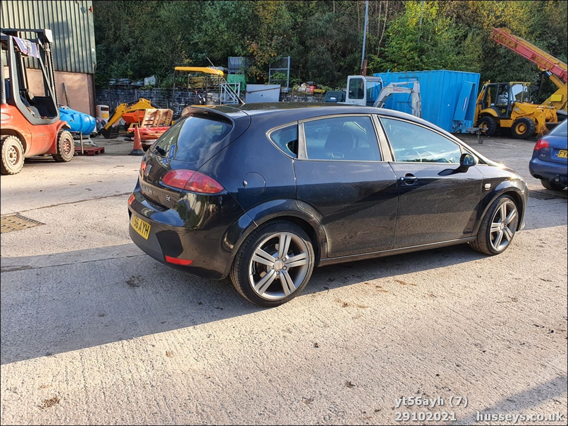 06/56 SEAT LEON FR TDI - 1968cc 5dr Hatchback (Black, 206k) - Image 7 of 17