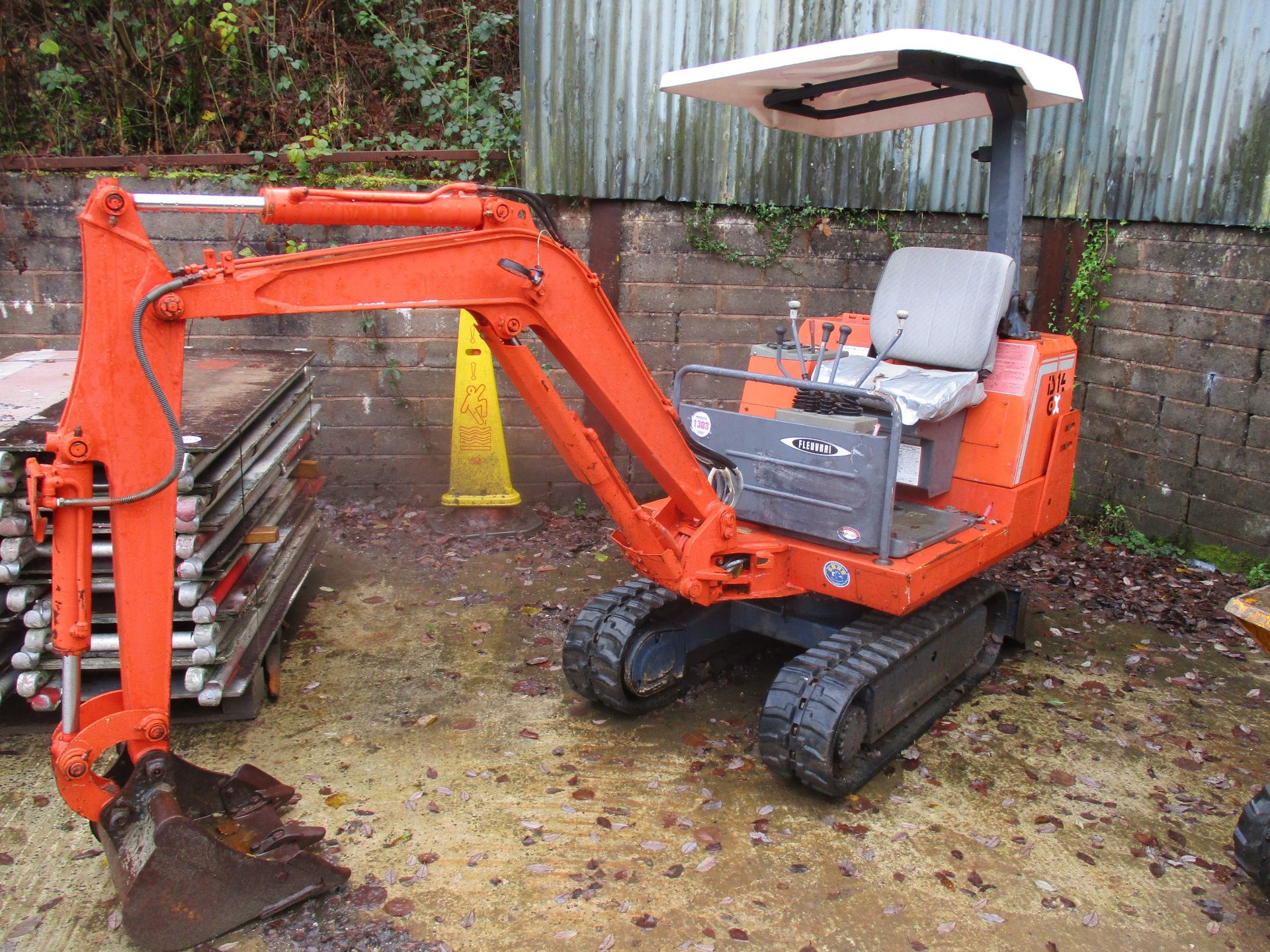 IHI MINI DIGGER C/W 1 BUCKET 2503HRS RDD