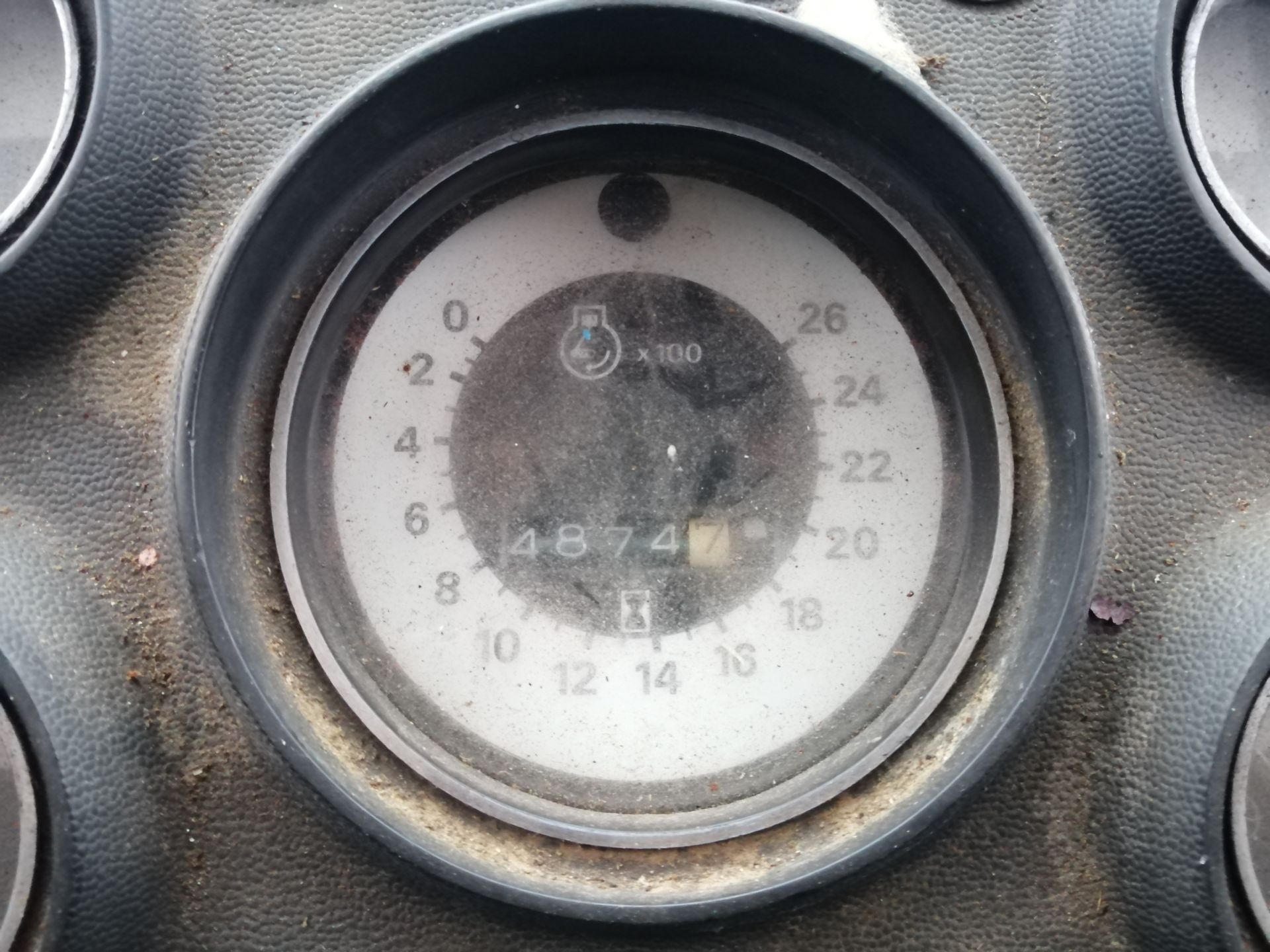 FORD 8210 4WD TRACTOR C.W V5 4800HRS - Image 10 of 12