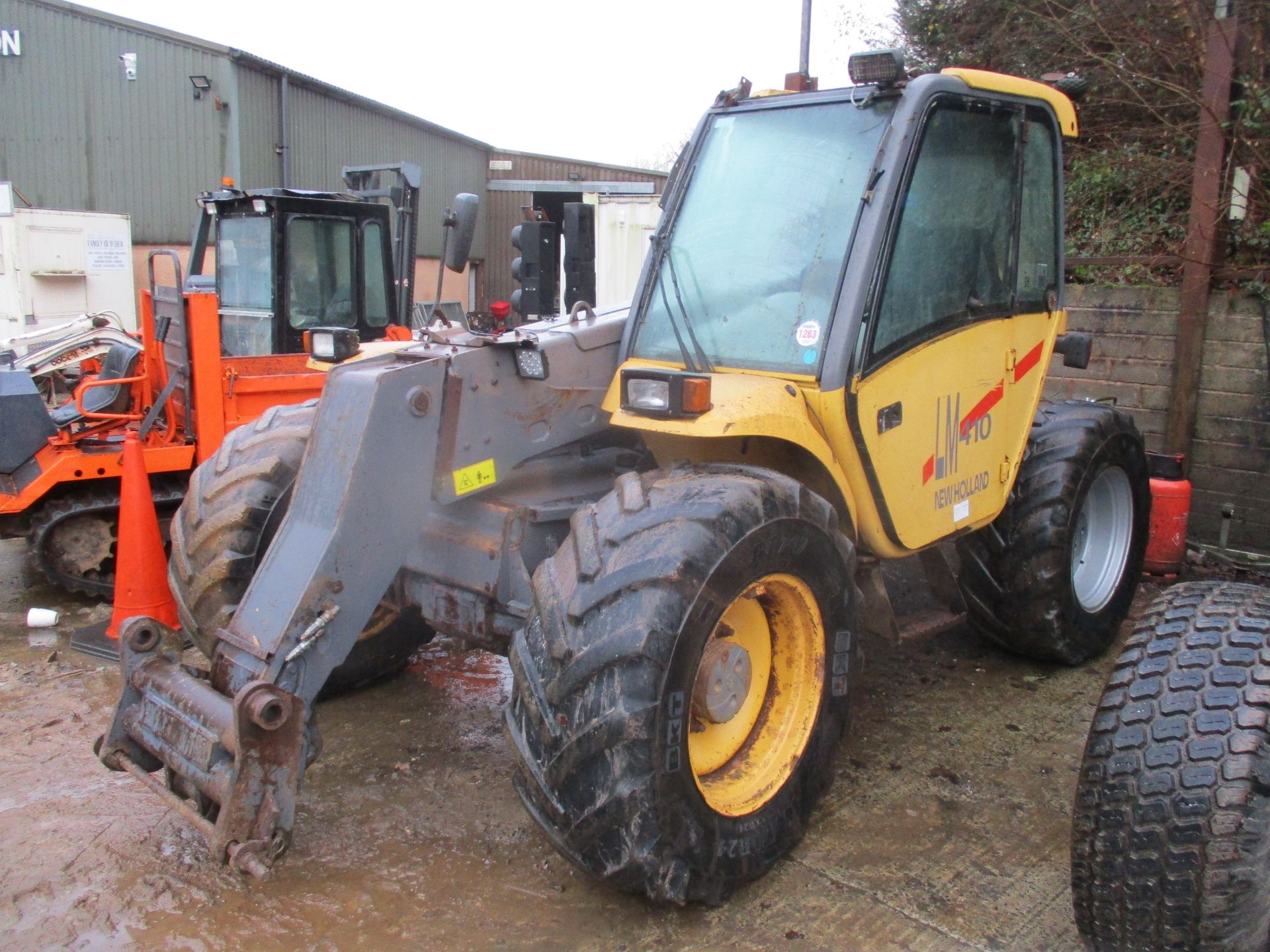 NEW HOLLAND LM410 TURBO TELEHANDLER