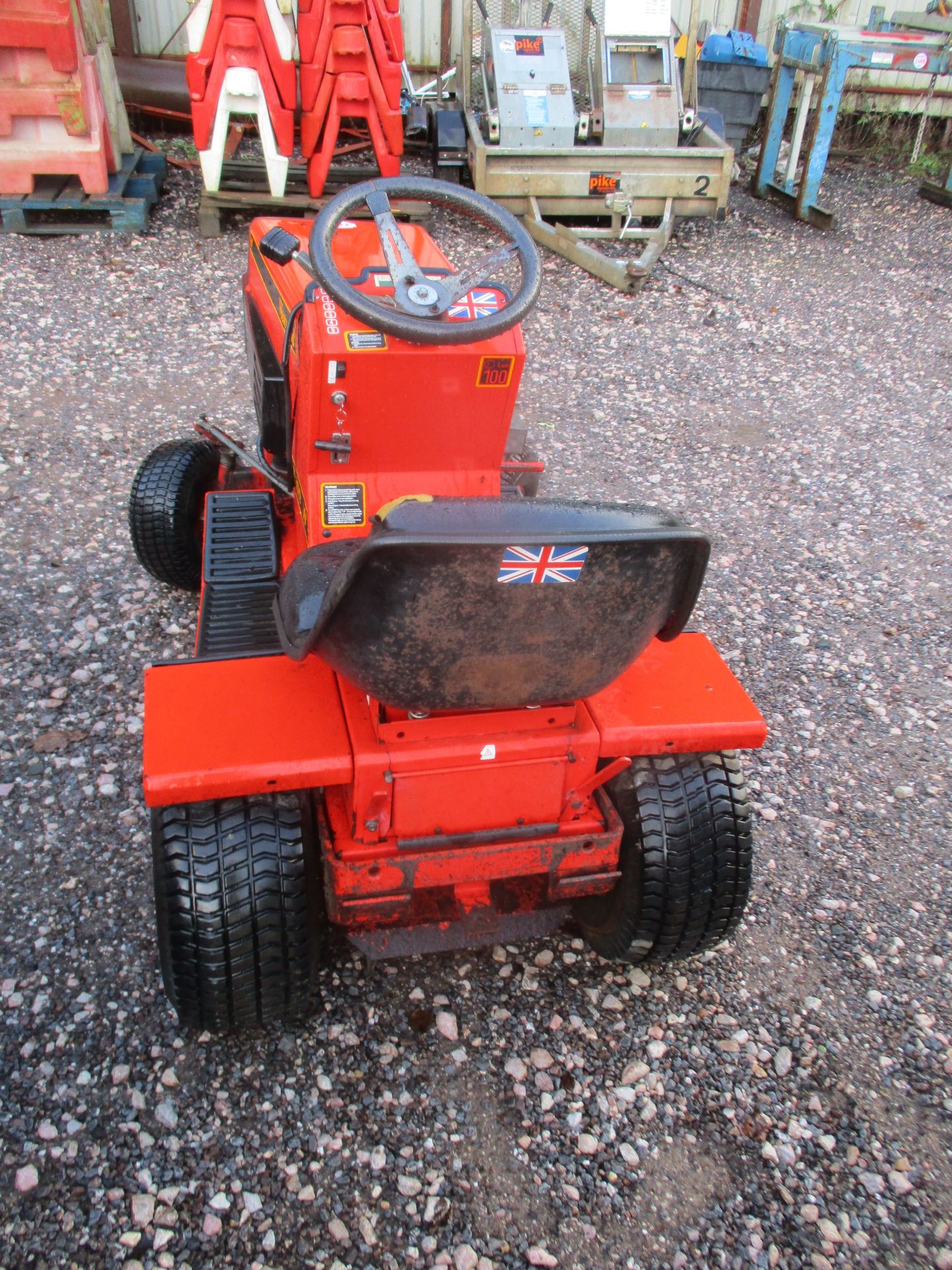 WESTWOOD T1200 GARDEN TRACTOR - Image 3 of 4