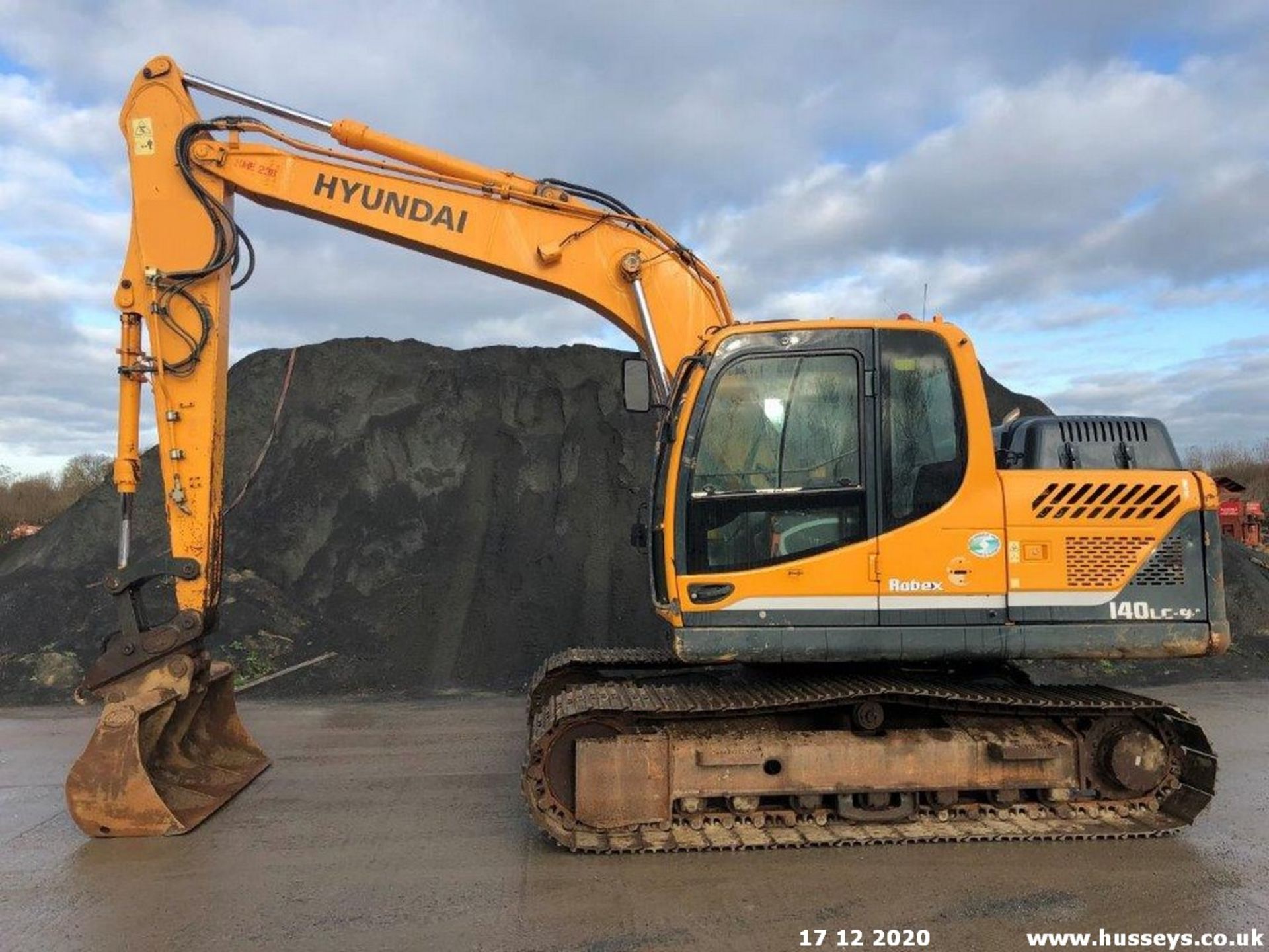 HYUNDAI ROBEX 140 LC-9A EXCAVATOR 2014 5507HRS C.W HAMMER CIRCUIT, HYDRAULIC HITCH & 2 BUCKETS - Image 2 of 19