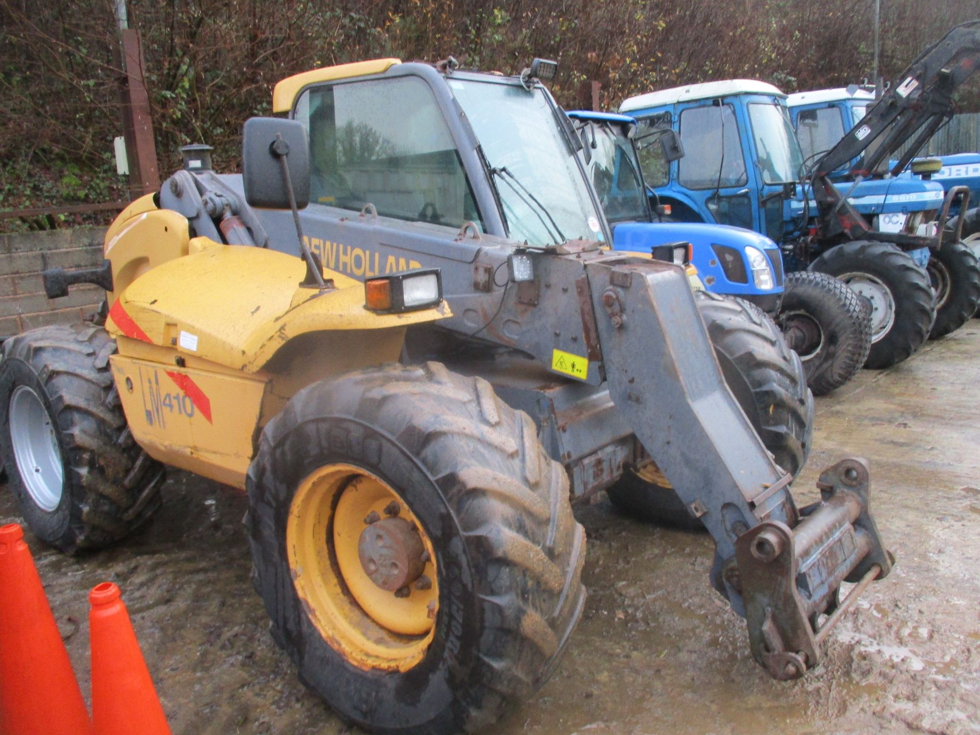 NEW HOLLAND LM410 TURBO TELEHANDLER - Image 2 of 4