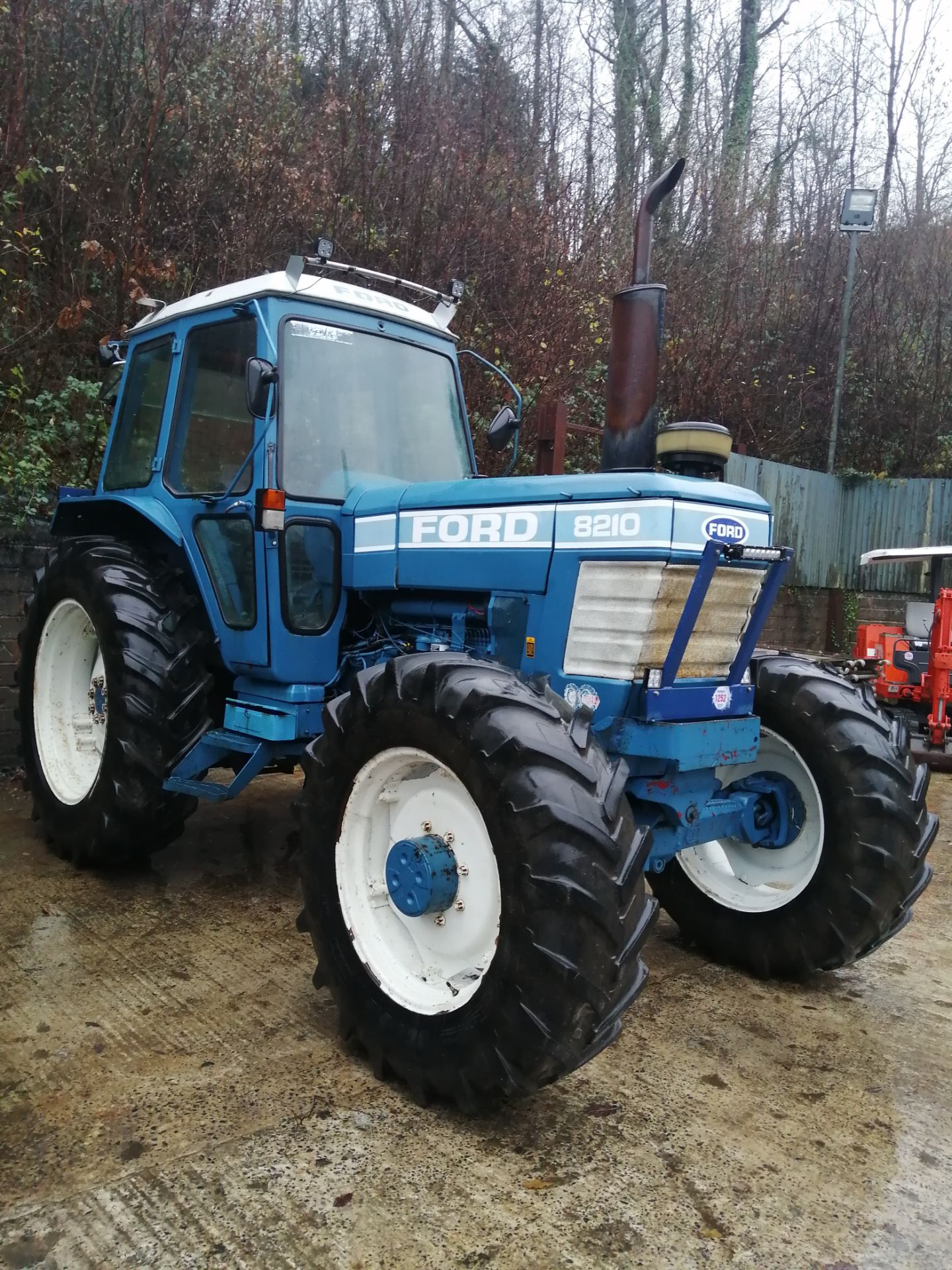 FORD 8210 4WD TRACTOR C.W V5 4800HRS - Image 8 of 12