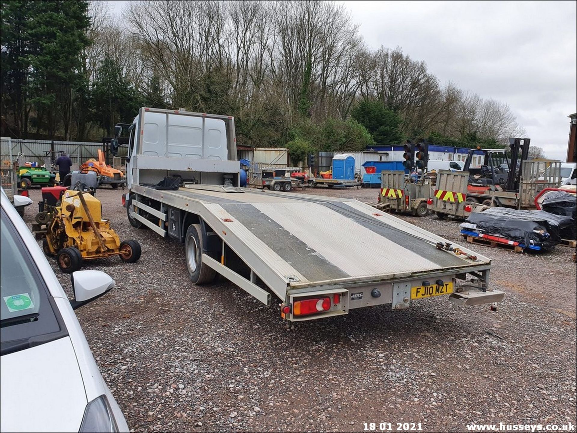 10/10 RENAULT TRUCKS MIDLUM (45) - 4764cc 2dr Flat Bed (White, 331k) - Image 2 of 8