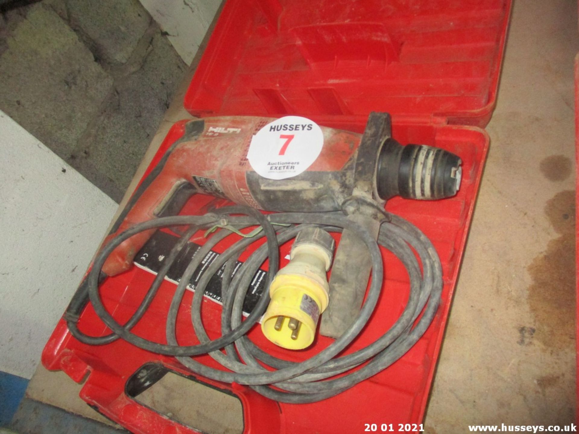 HILTI DRILL