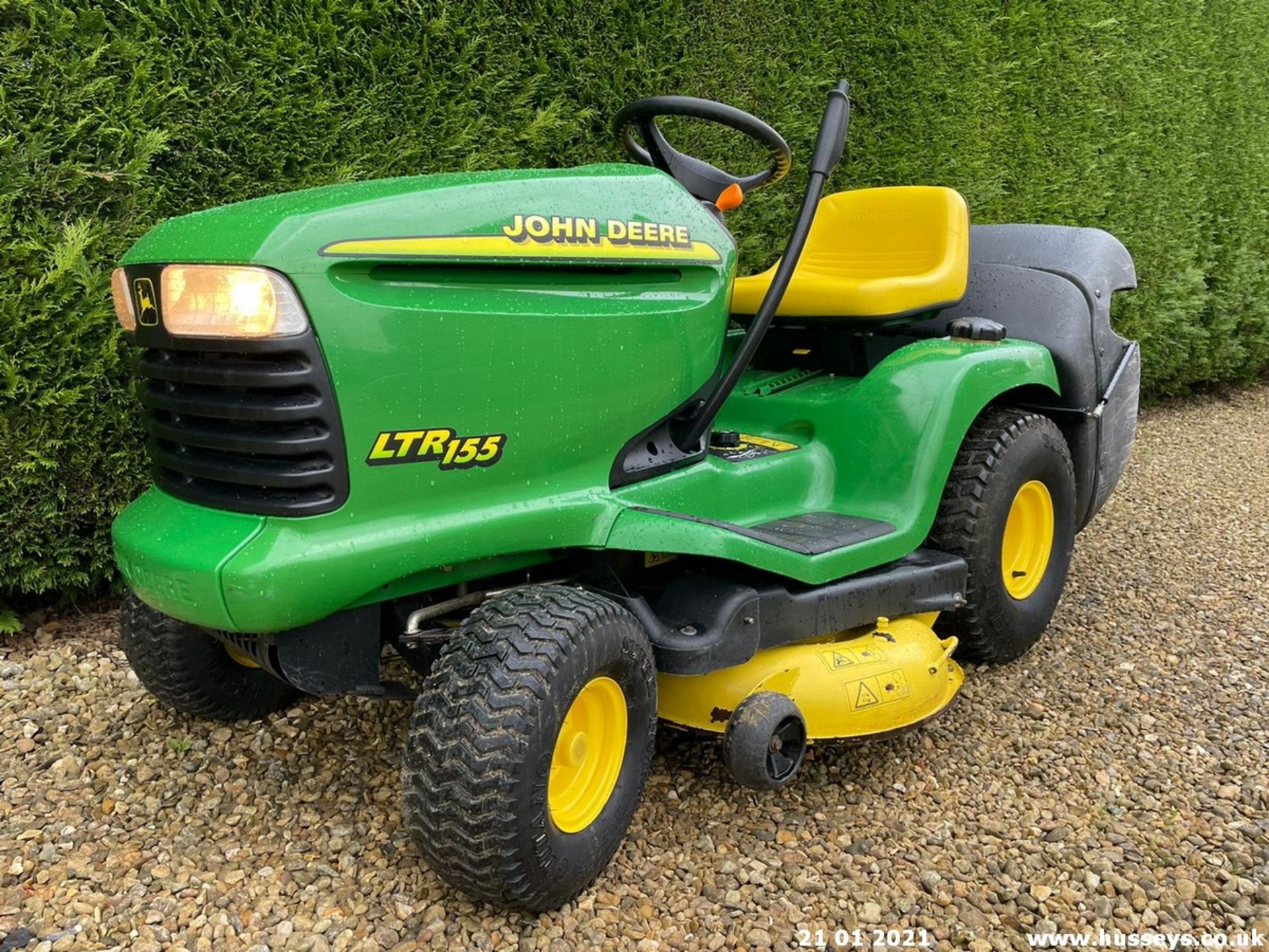JOHN DEERE LTR155 RIDE ON MOWER C.W COLLECTOR - Image 7 of 11