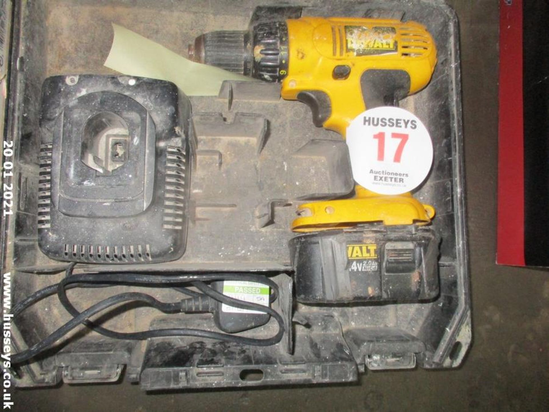 CORDLESS DEWALT DRILL