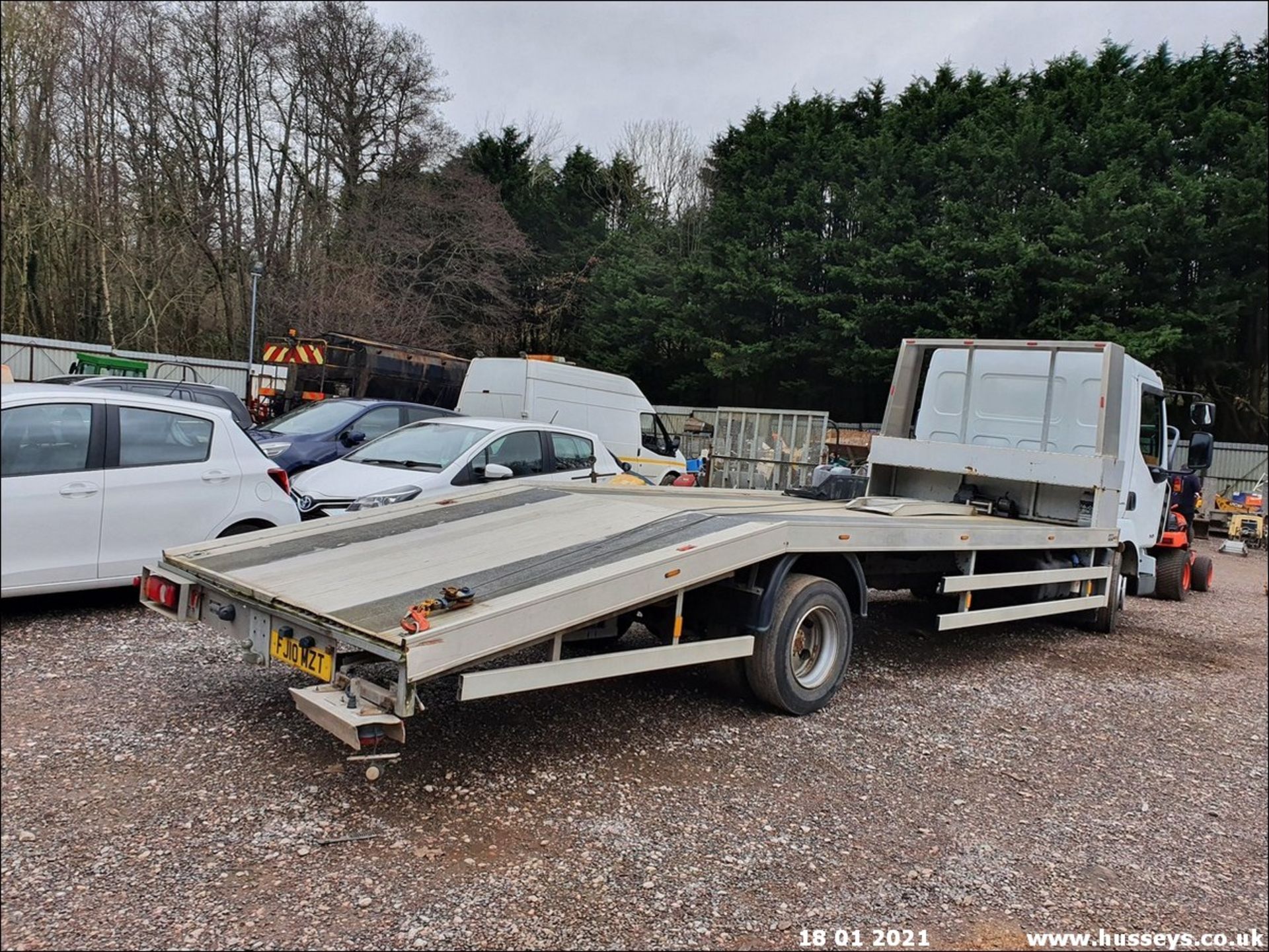 10/10 RENAULT TRUCKS MIDLUM (45) - 4764cc 2dr Flat Bed (White, 331k) - Image 4 of 8