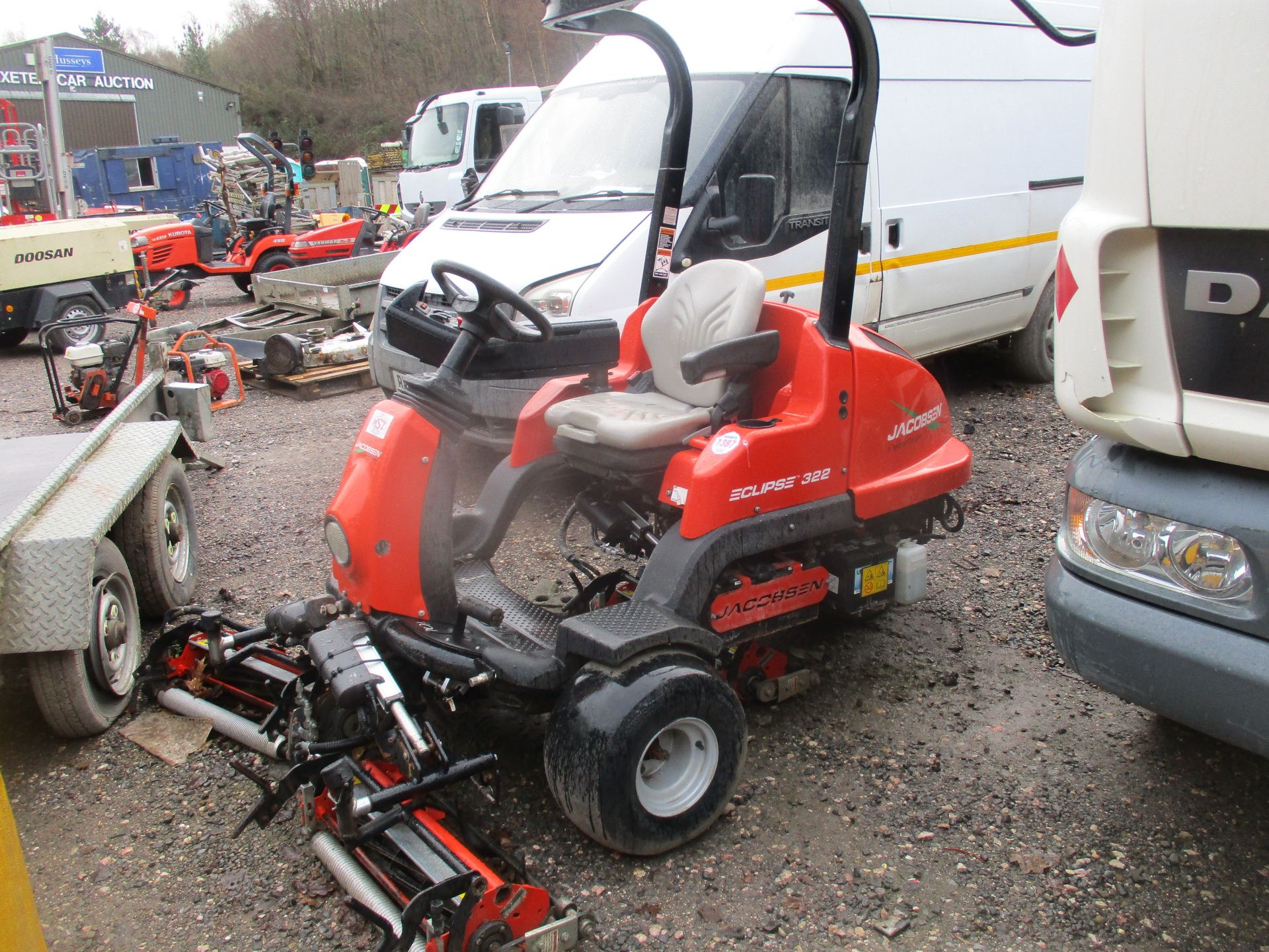 JACOBSEN ECLIPSE TRIPLE MOWER