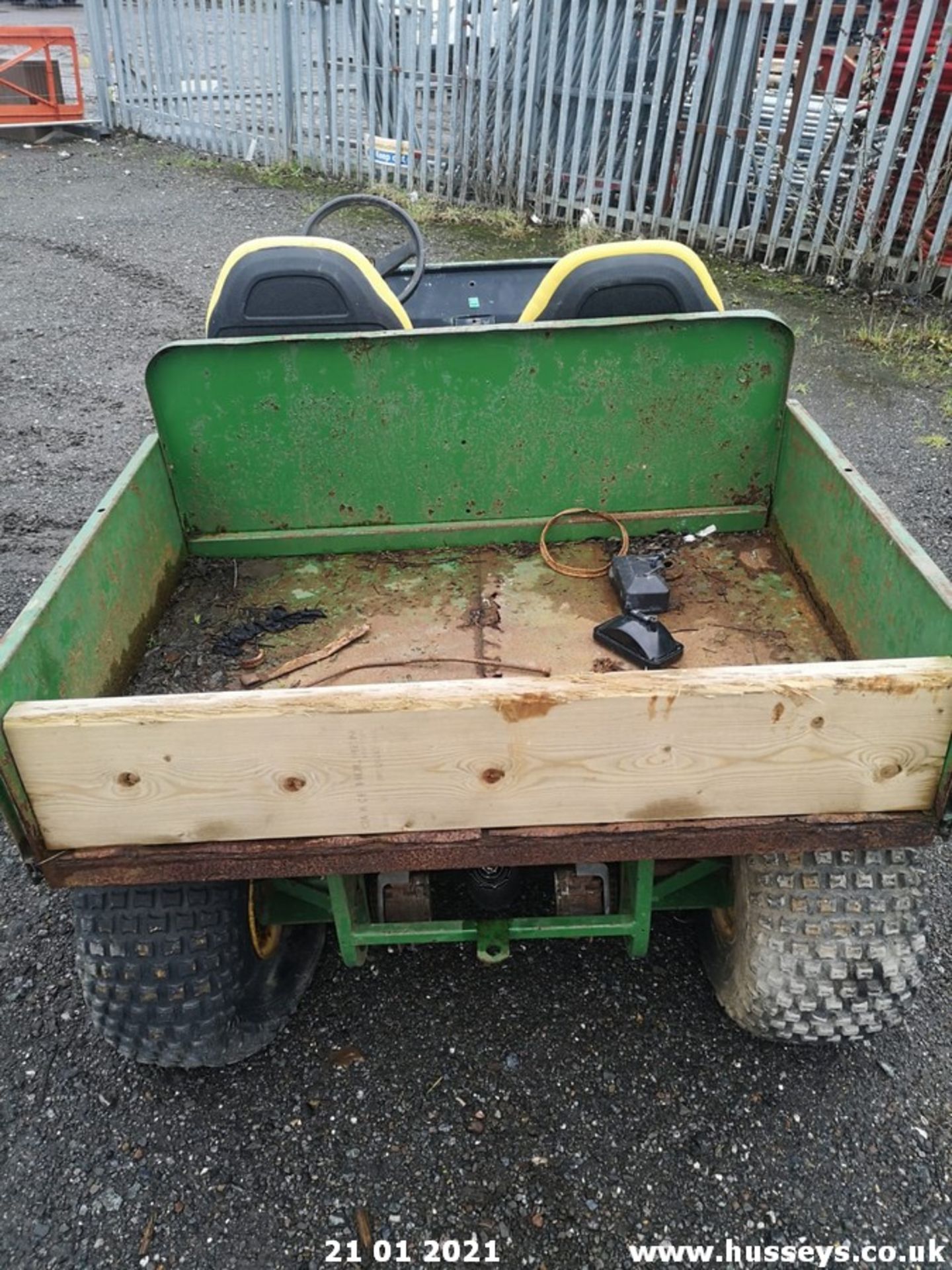 JOHN DEERE AMT622 5 WHEEL BUGGY - Image 4 of 4