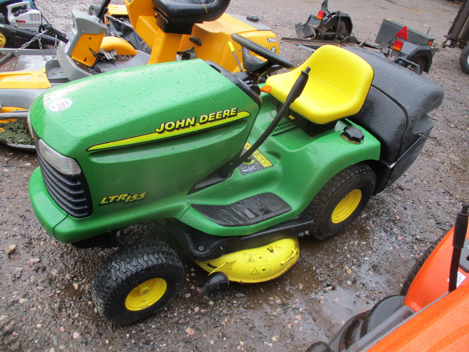 JOHN DEERE LTR155 RIDE ON MOWER C.W COLLECTOR - Image 2 of 11