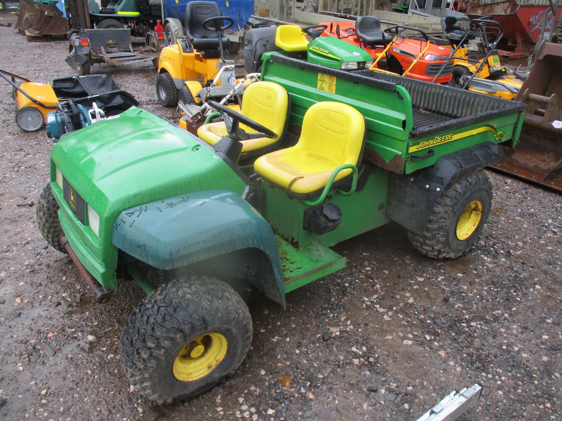 JOHN DEERE GATOR