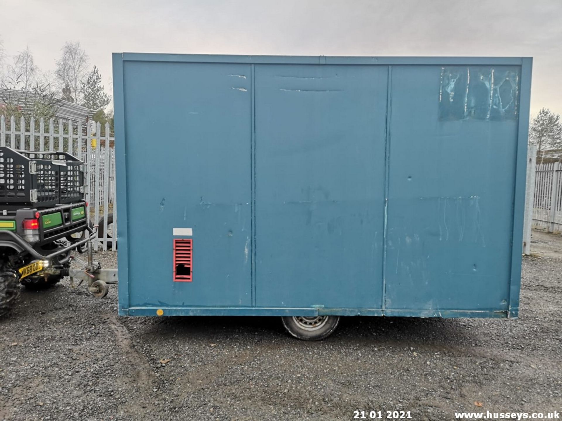 AJC FAST TOW WELFARE UNIT C/W SINK, MICROWAVE, HEATER. HYDRAULIC LOWERS TO GROUND TOILET