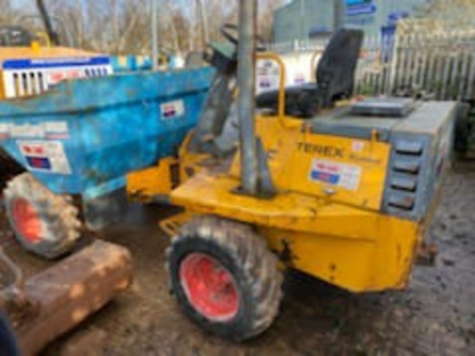 BENFORD 2 TON DUMPER 2003 - Image 2 of 5