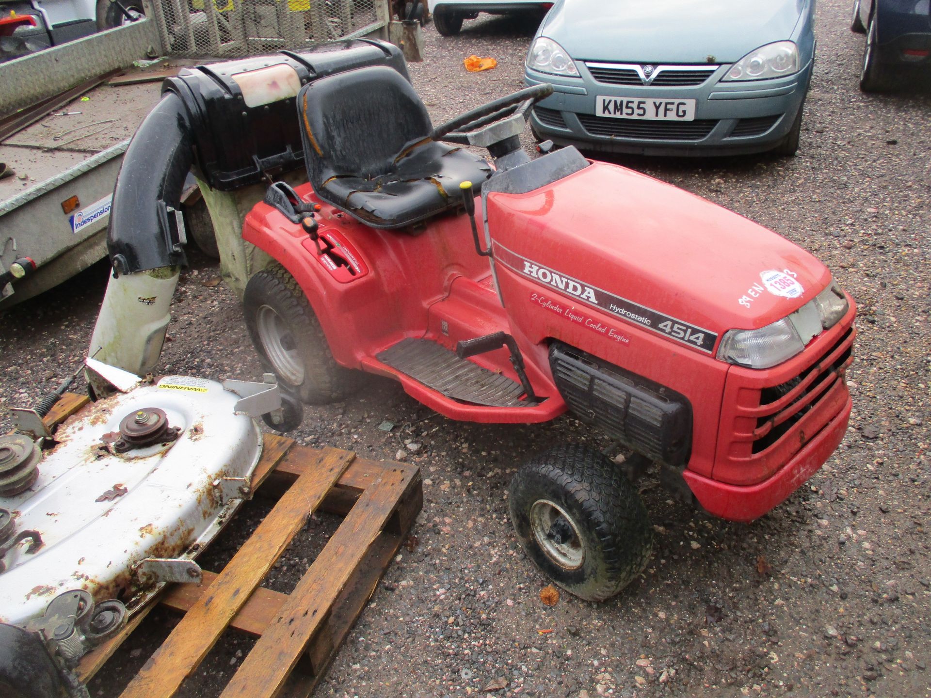 HONDA RIDE ON MOWER - Image 3 of 3