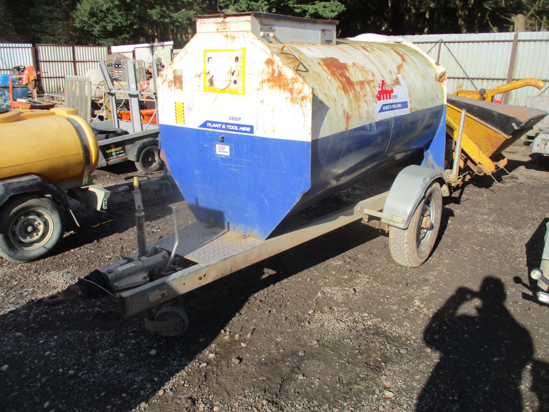 MAIN 2000 LITRE DIESEL BOWSER - Image 2 of 3