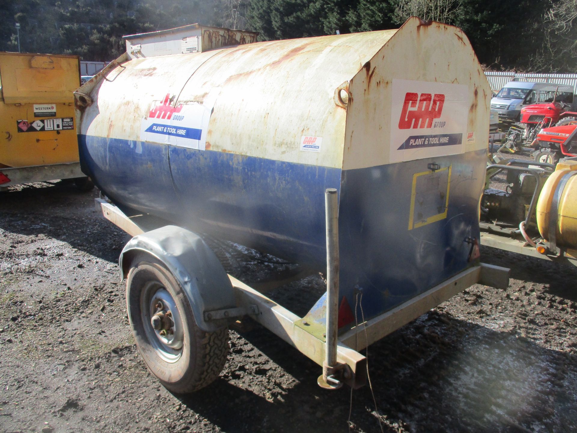 MAIN 2000 LITRE DIESEL BOWSER - Image 3 of 3