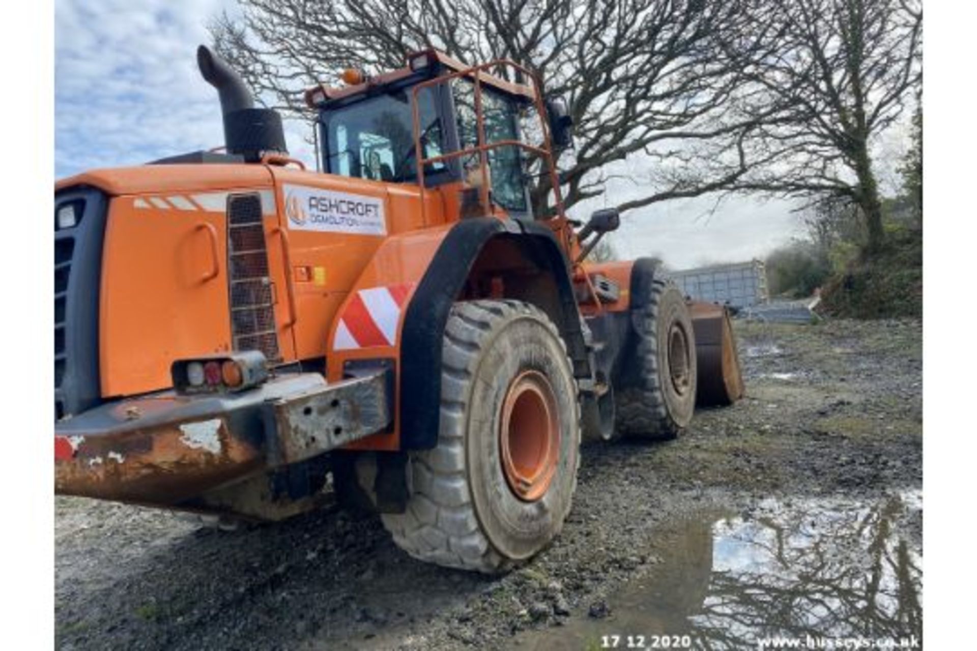 DOOSAN DL420-3 LOADING SHOVEL C/W 1 BUCKET 2012 12878HRS . LOCATED PLYMOUTH. - Image 2 of 5