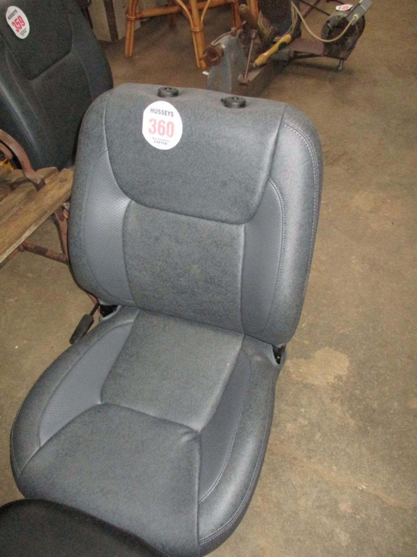 TRACTOR/MACHINE SEAT