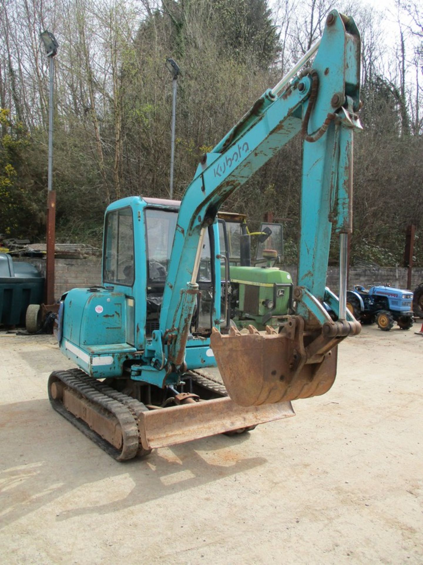 KUBOTA 3 TON DIGGER C/W 3 BUCKETS 5039HRS - Image 4 of 7