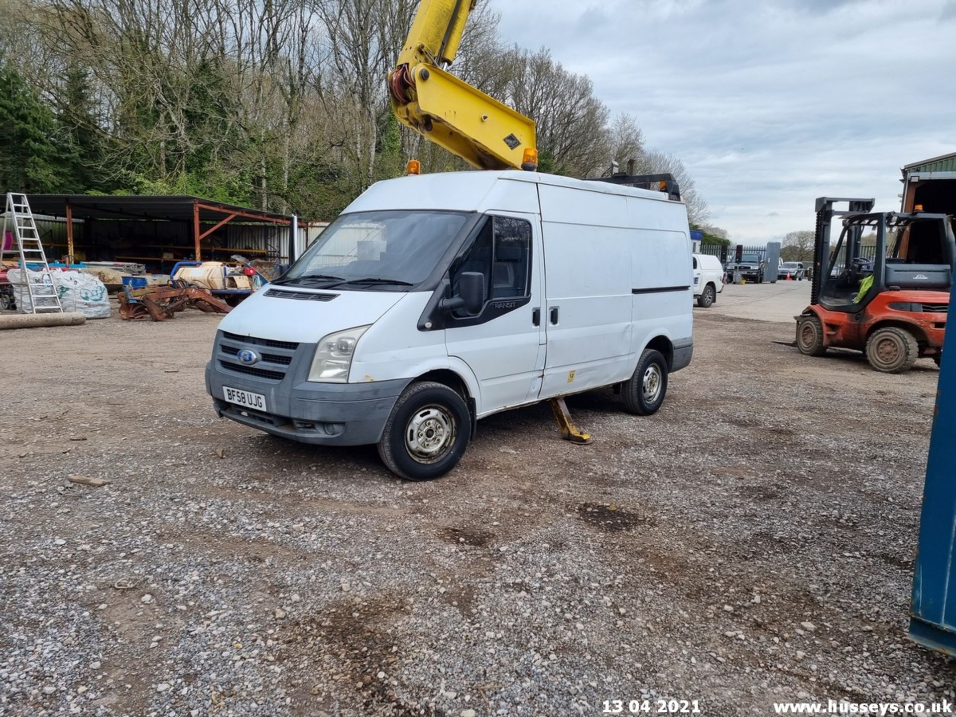 08/58 FORD TRANSIT 100 T350M RWD - 2402cc Van (White, 130k) - Image 7 of 16