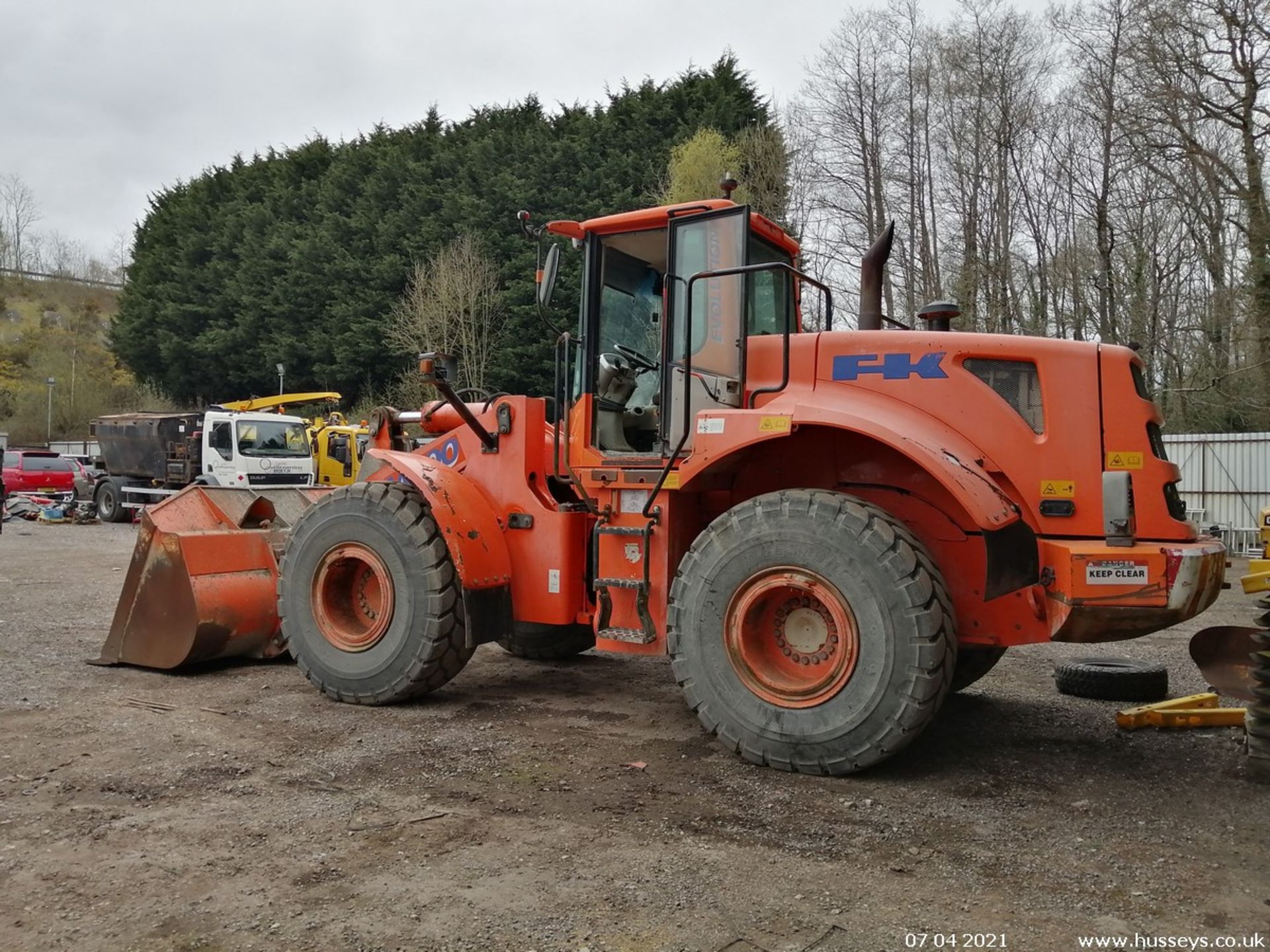 FIAT KOBELCO W190 LOADING SHOVEL 2004 8263HRS DRIVEN IN, STARTER MOTOR TEMPERAMENTAL - Image 5 of 10