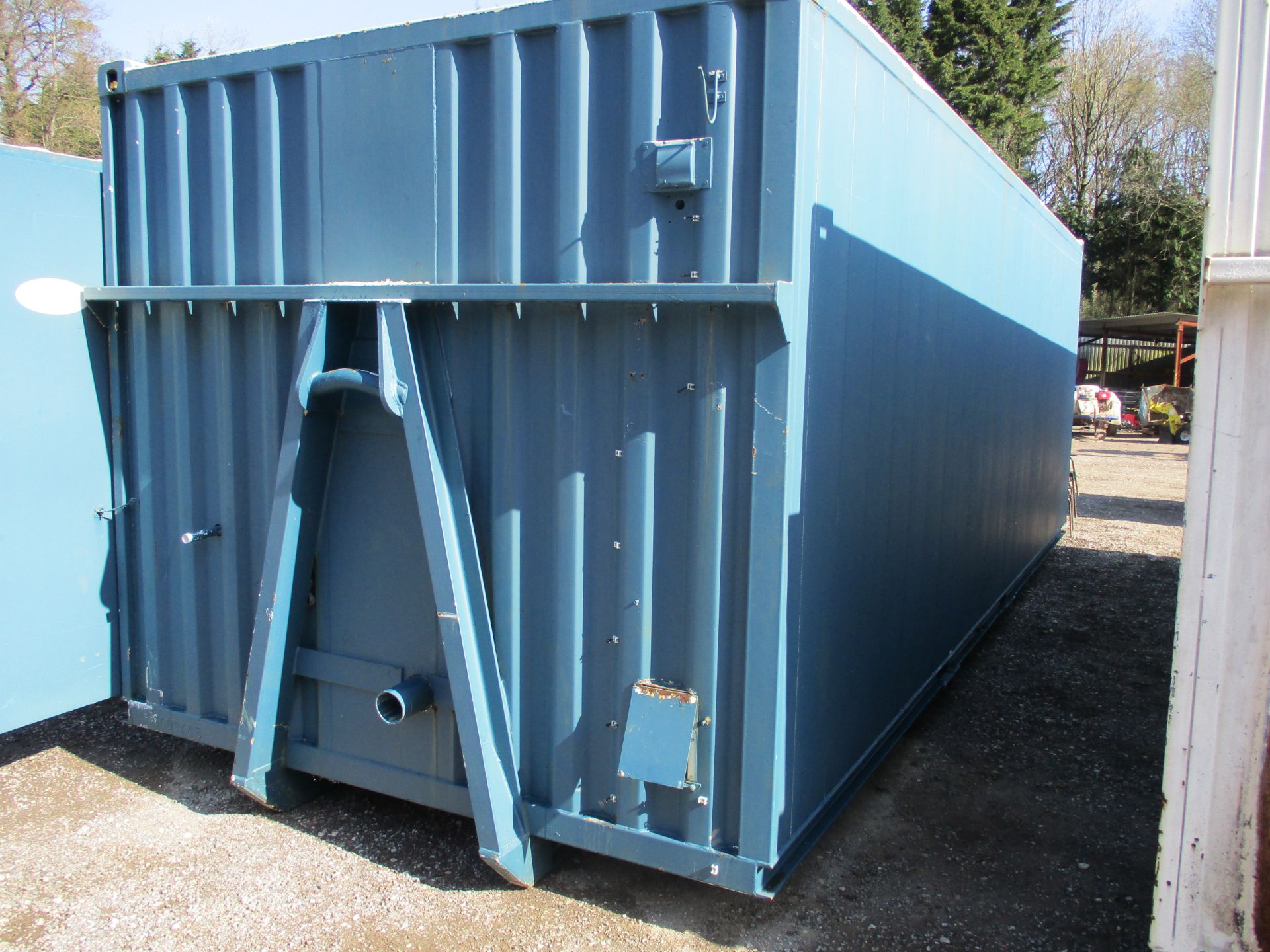 EASY CABIN WELFARE CONTAINER APPROX 24' X9' (BUYER TO SEND HIAB TO LOAD) - Image 2 of 6