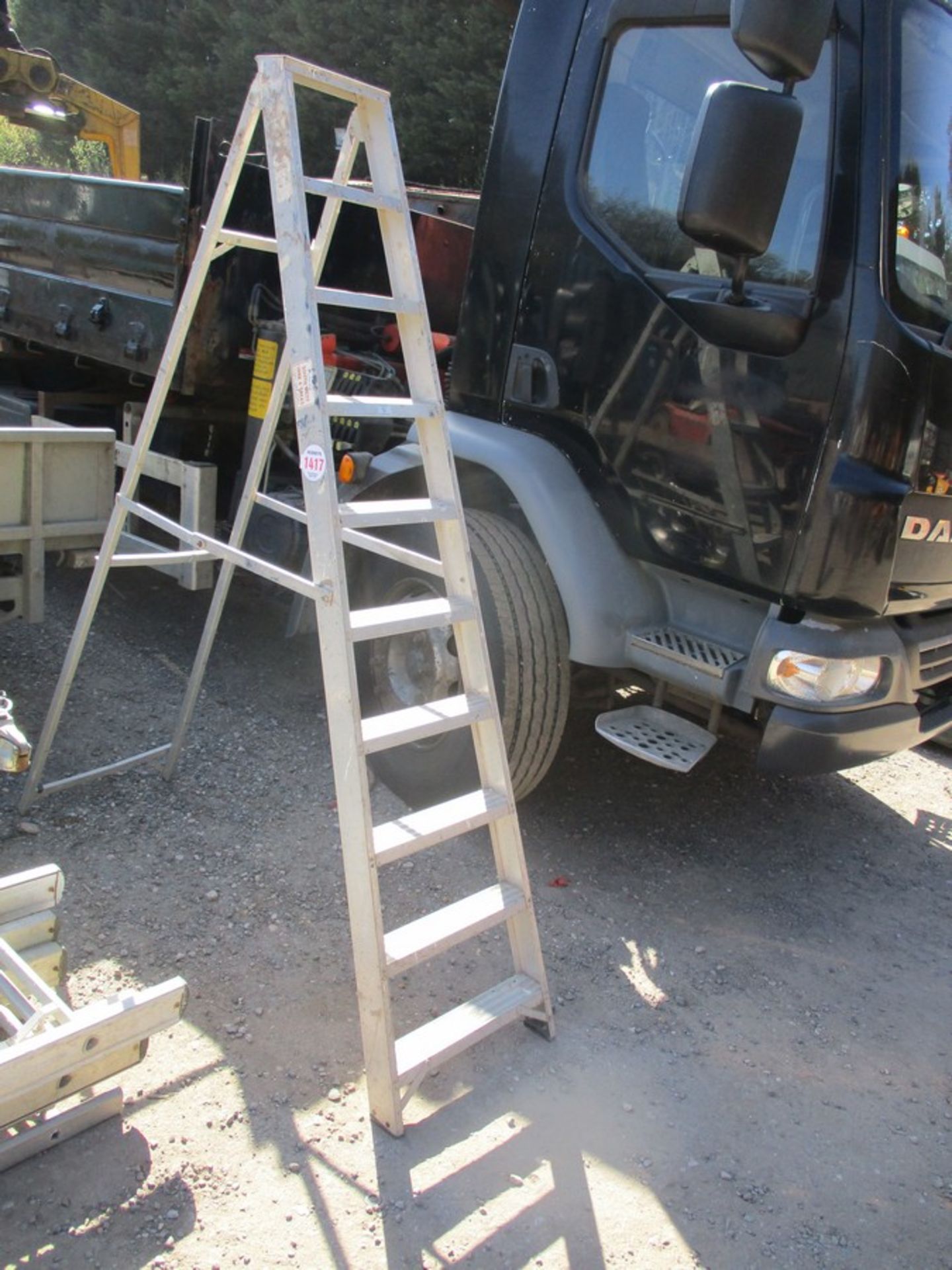 STEP LADDER