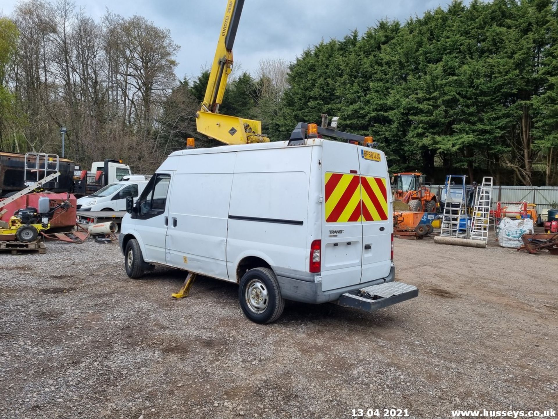 08/58 FORD TRANSIT 100 T350M RWD - 2402cc Van (White, 130k) - Image 8 of 16