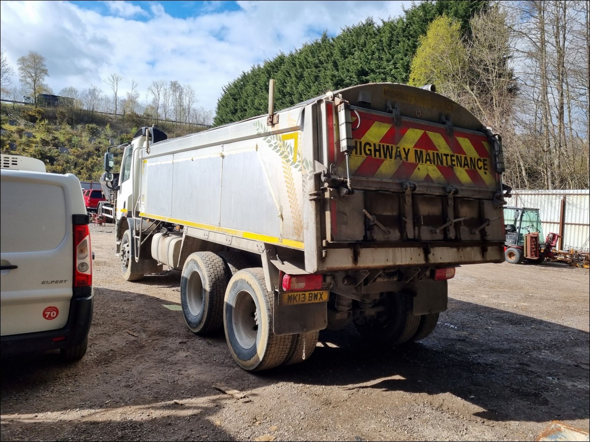 13/13 DAF TRUCKS CF - 9186cc 2dr Tipper (White, 318k) - Image 7 of 16